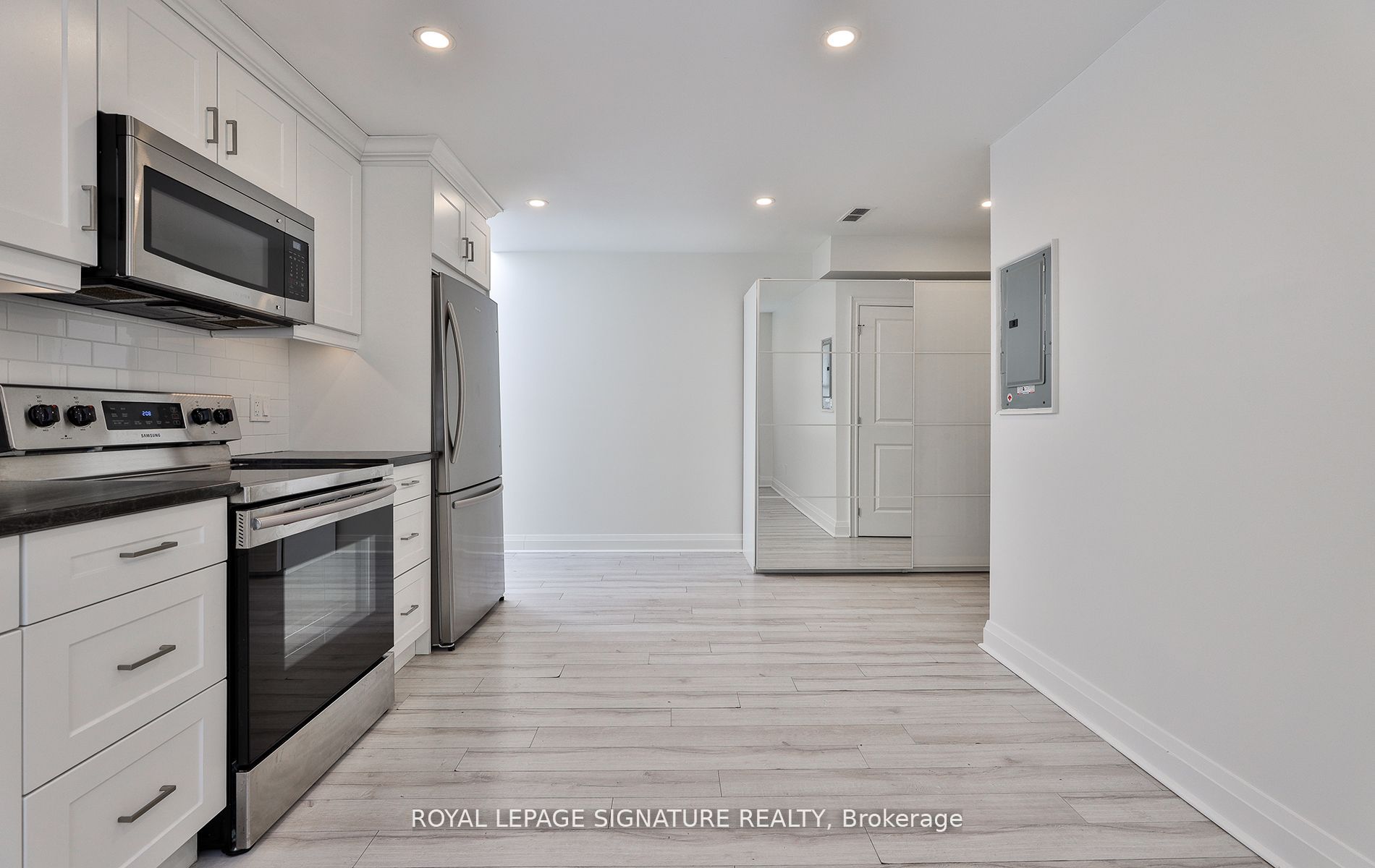 Unit 3rd Lvl - 995 Bloor Street W, Toronto 2