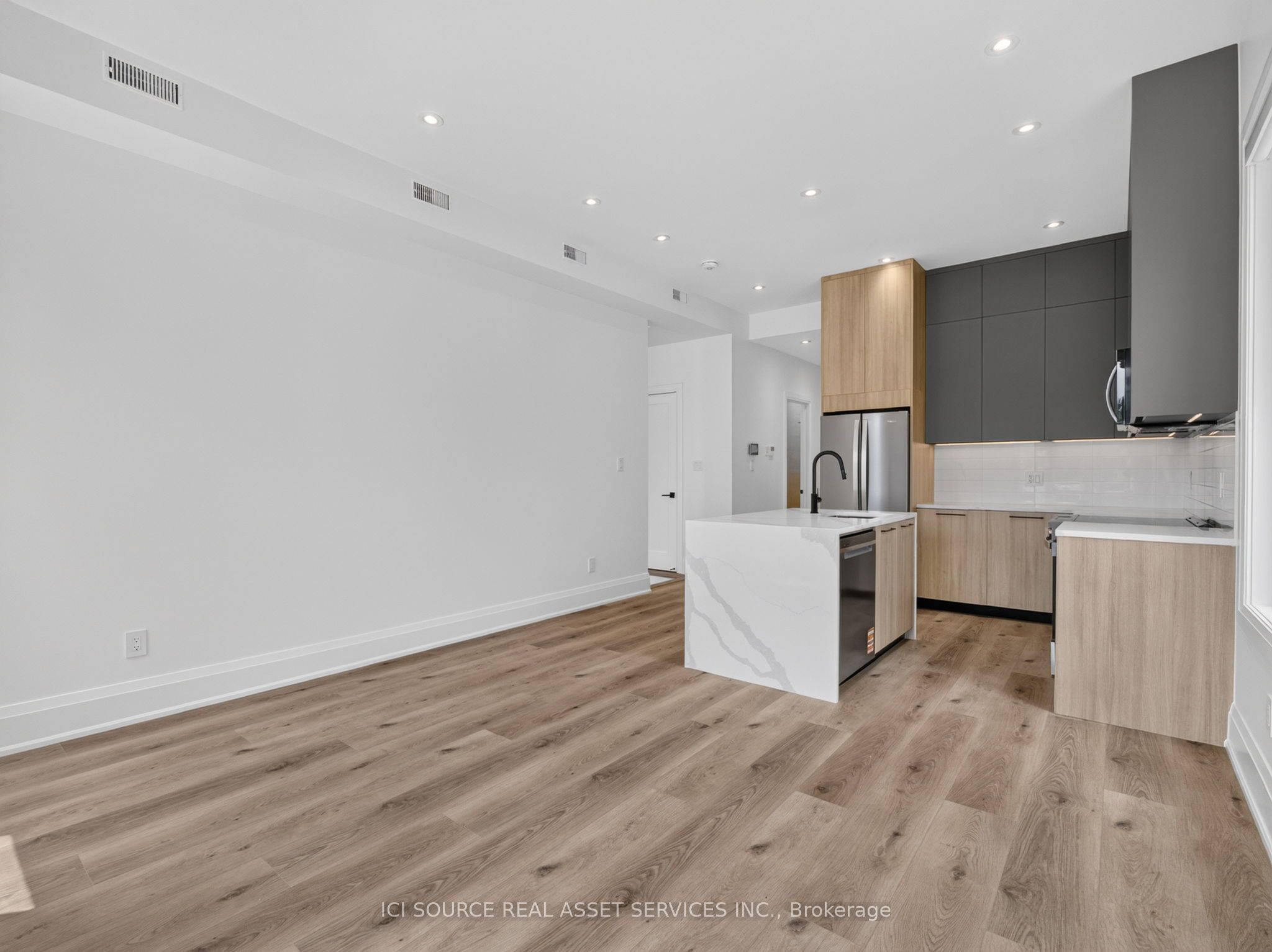 Unit Unit 2 - 28 Norcross Road, North York 3