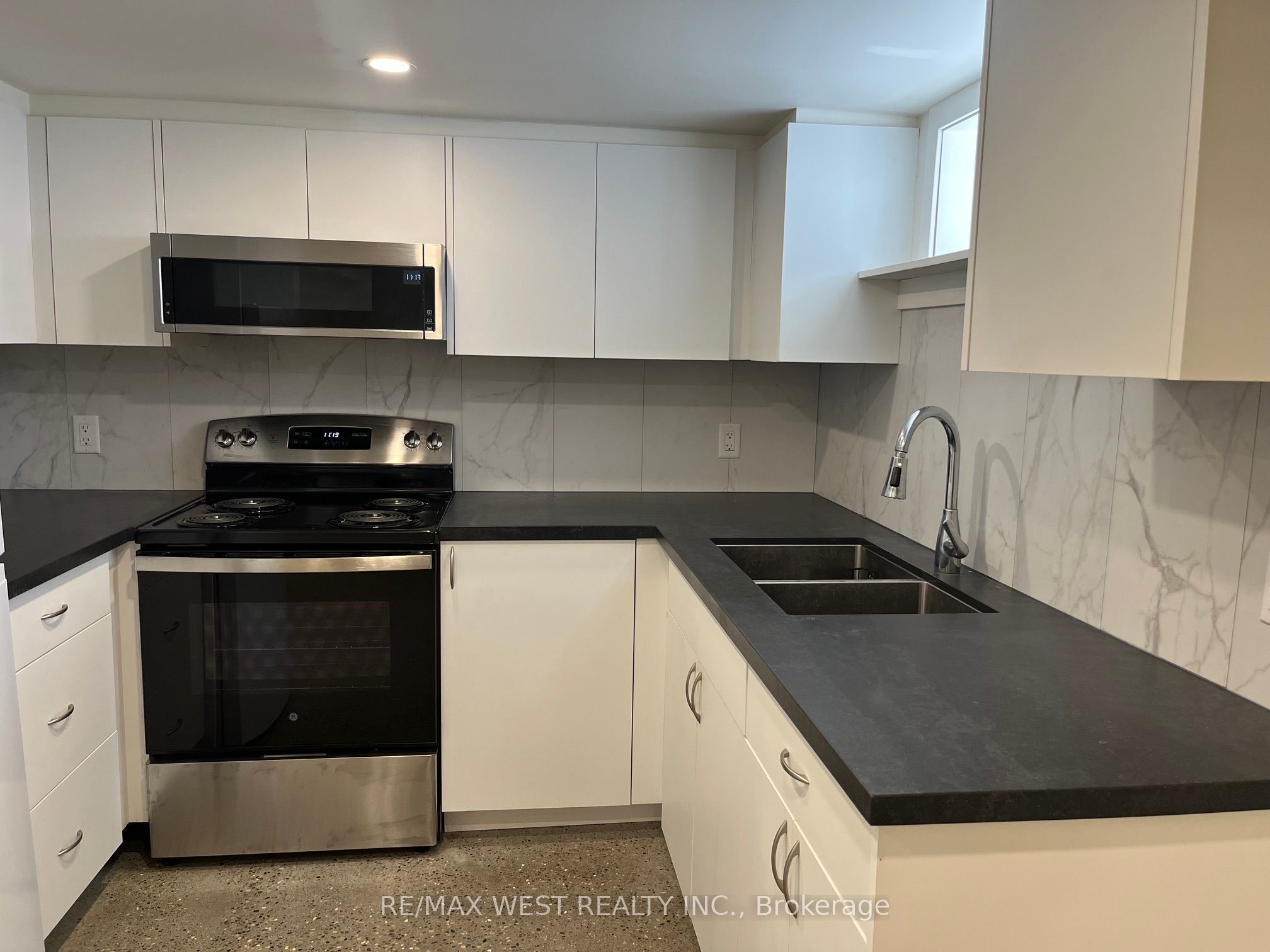 Unit Basement - 7 Blandford Street, Toronto 4