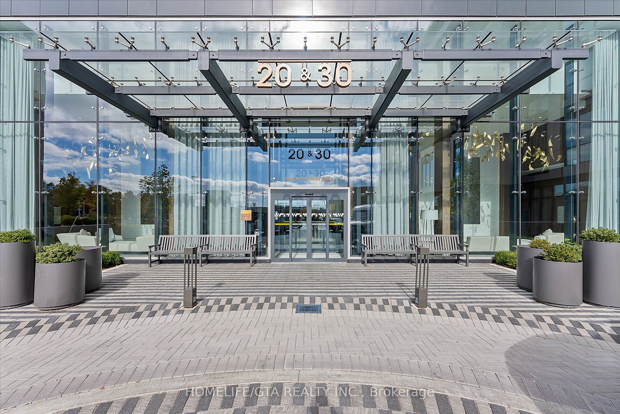 Unit 206 - 30 Inn On The Park Drive, North York 2