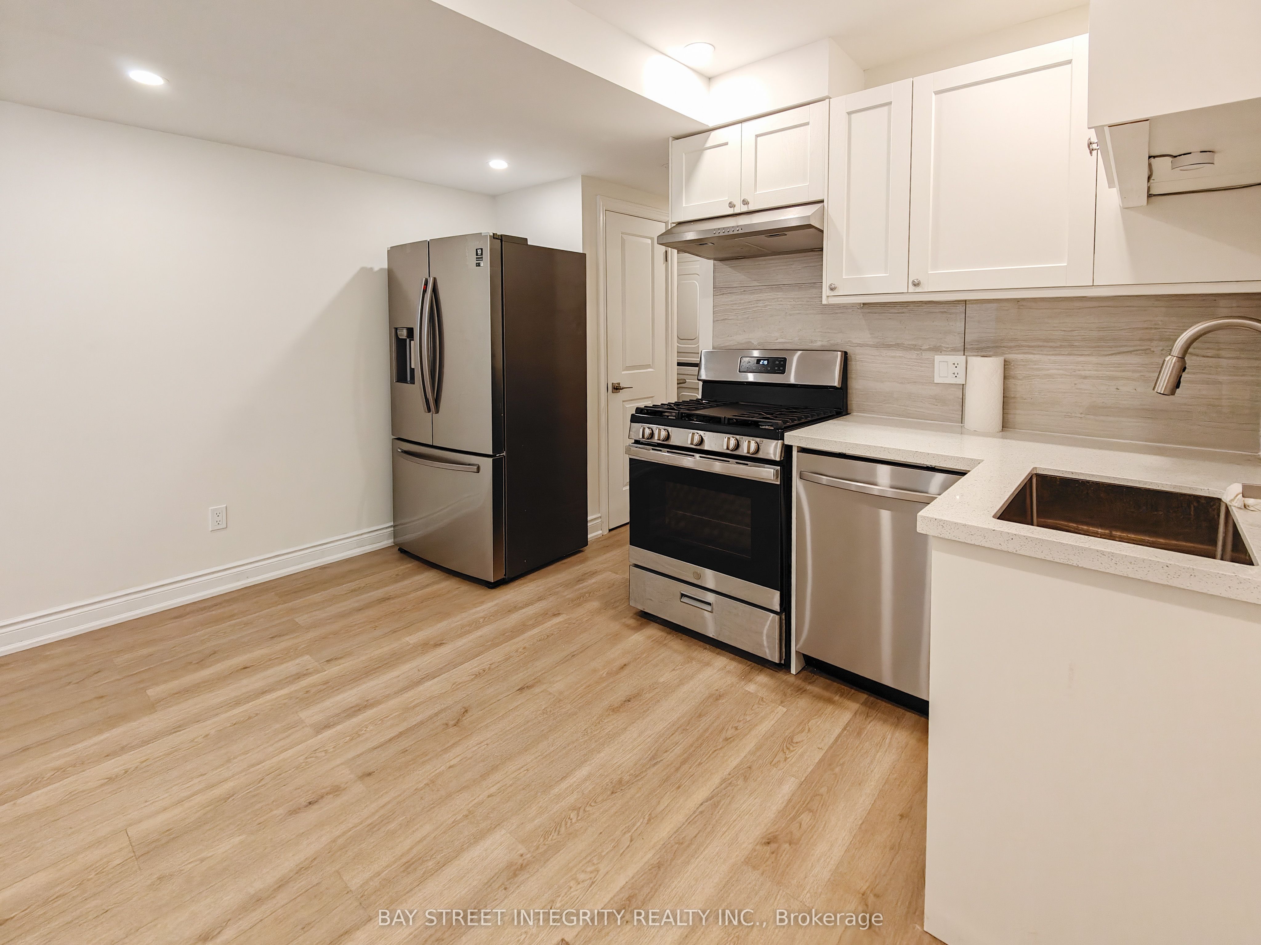 Unit Lower - 598 Crawford Street, Toronto 3
