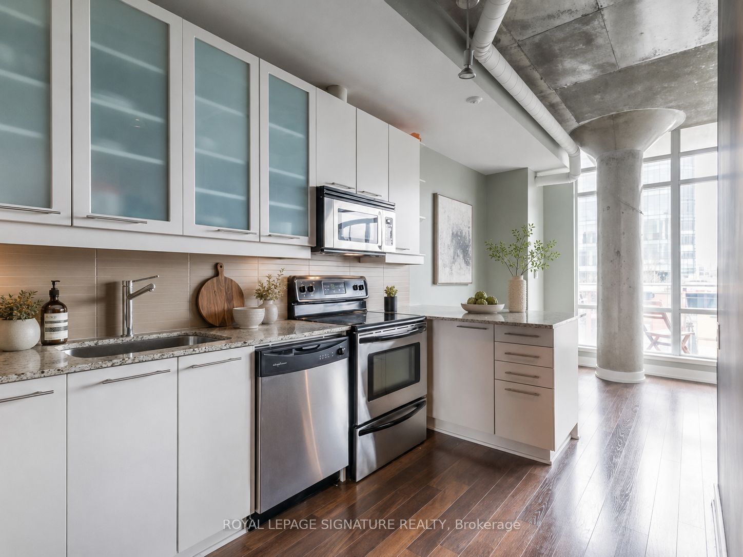 Unit 807 - 66 Portland Street, Toronto 2