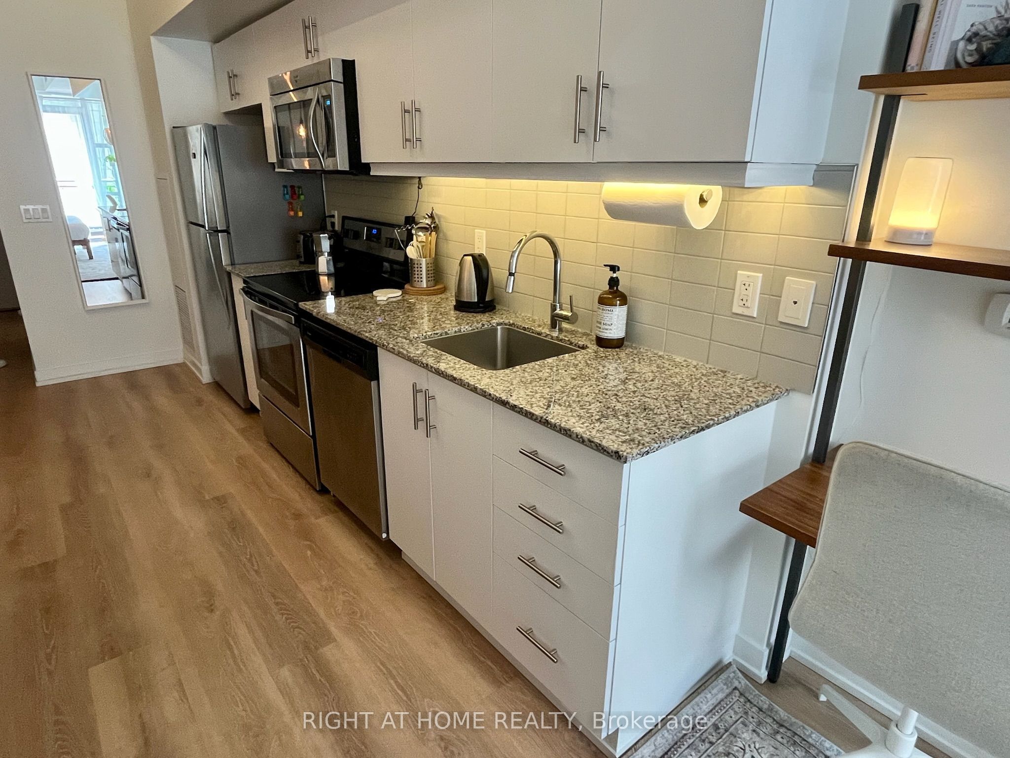 Unit 205 - 10 Willison Square, Toronto 5