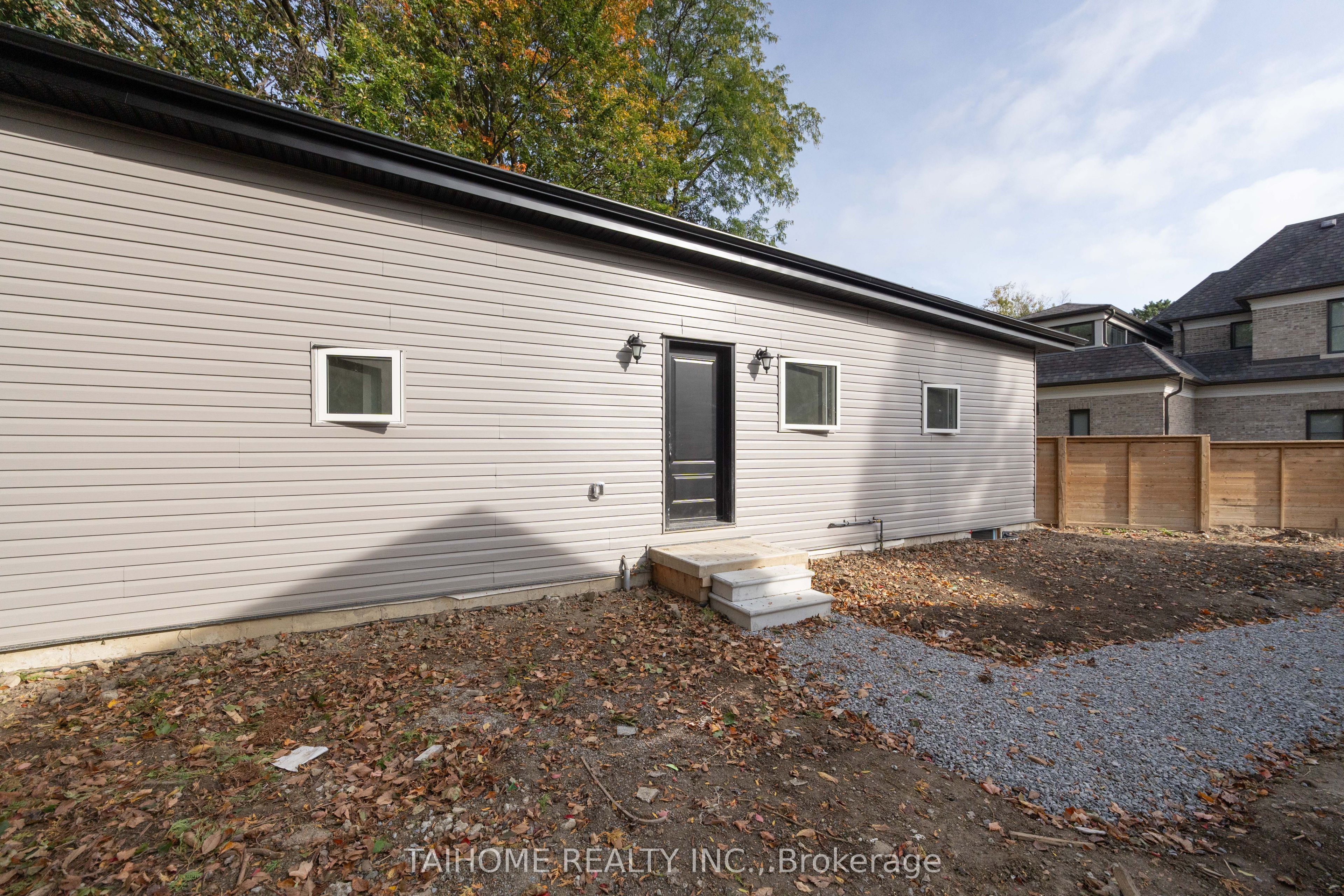 Unit Garden Suite - 15 Merredin Place, North York 3