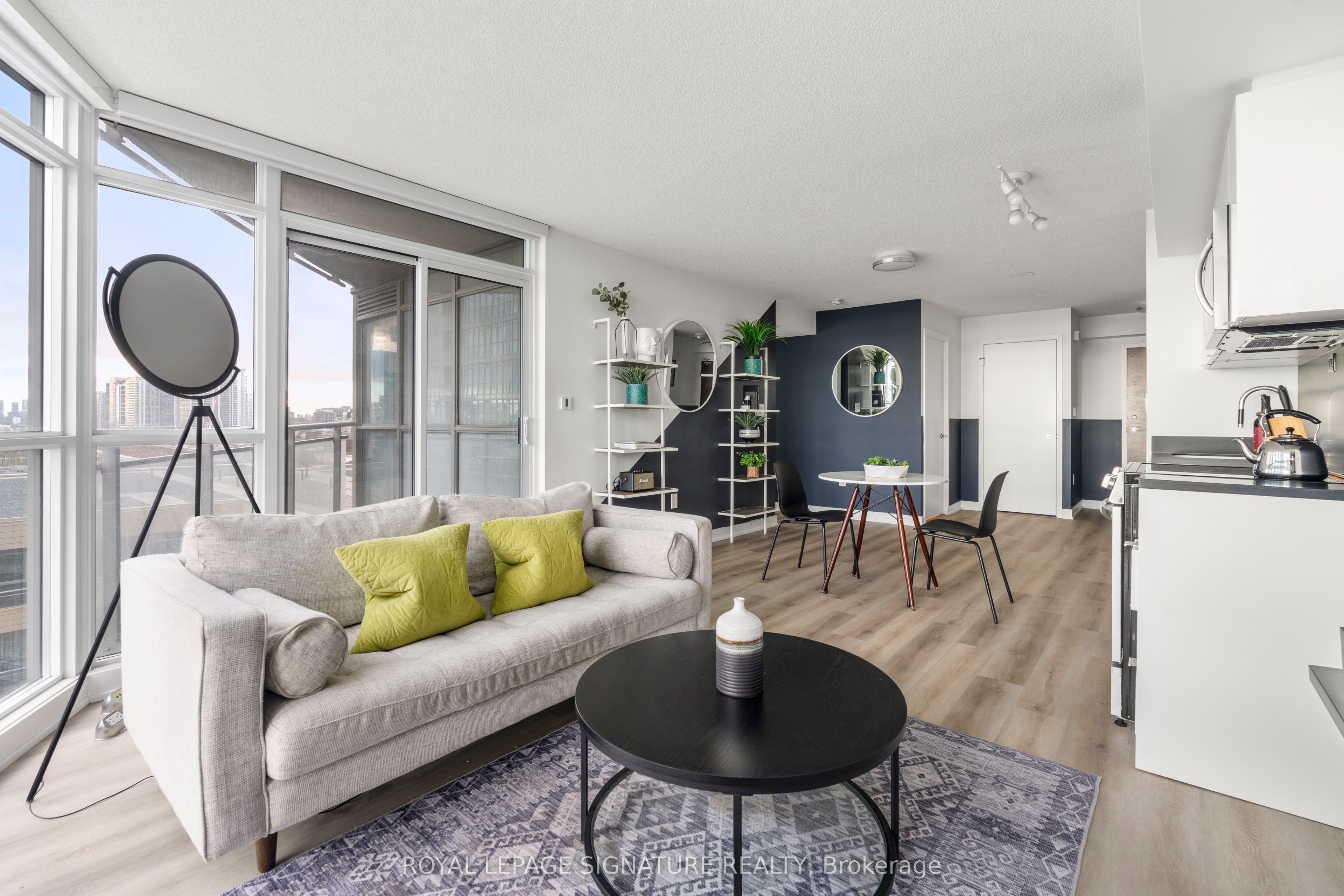 Unit 1209 - 21 Iceboat Terrace, Toronto 2