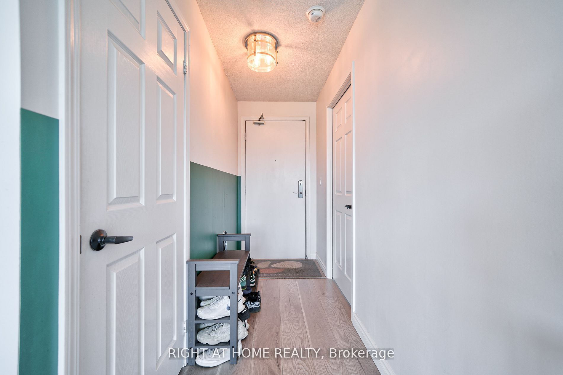 Unit 813 - 18 Valley woods Road, North York 5