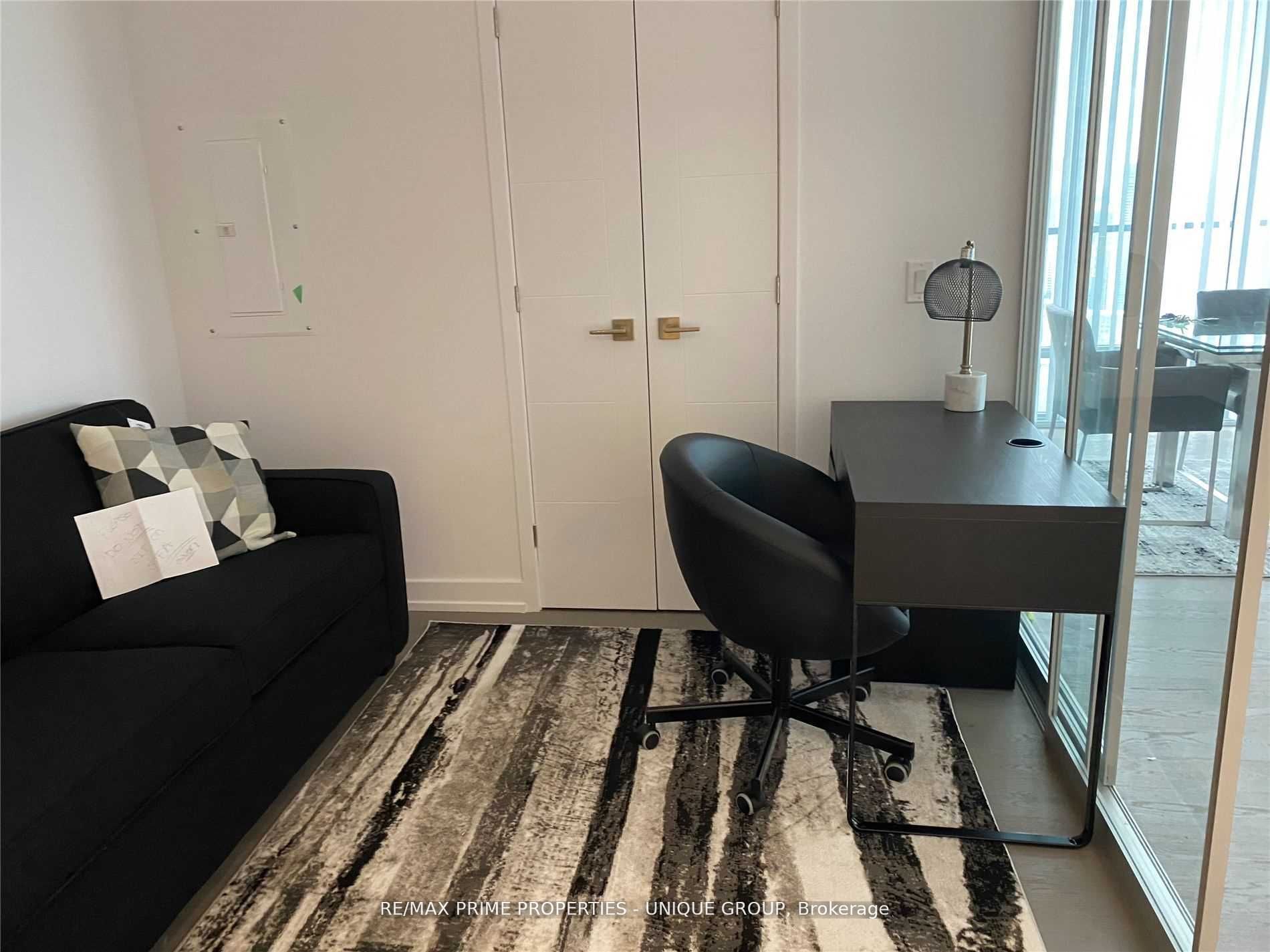 Unit 5002 - 488 University Avenue, Toronto 5