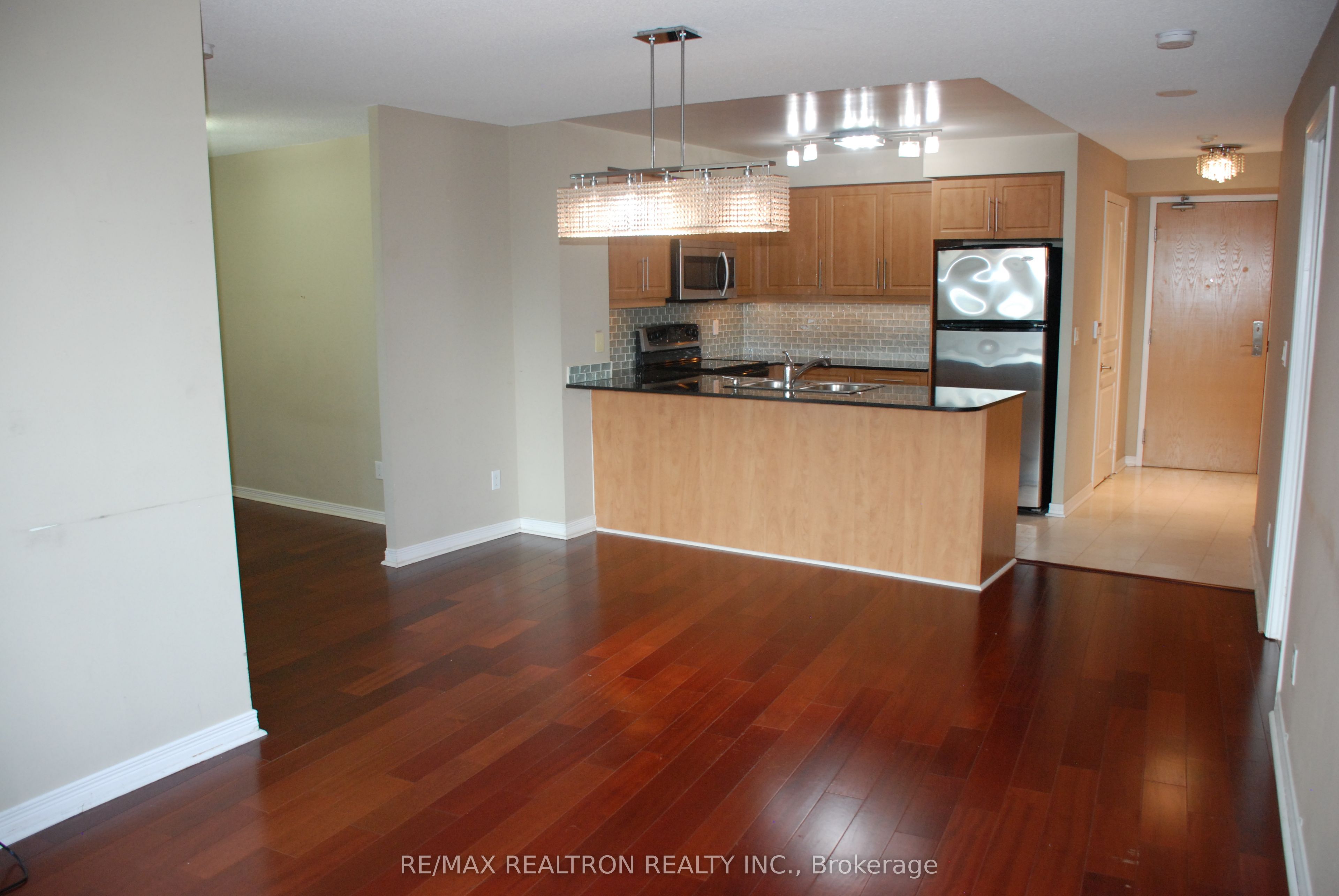 Unit 1211 - 509 Beecroft Road, North York 4