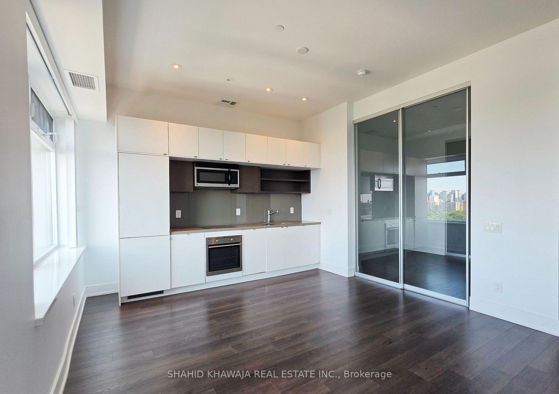Unit 725 - 111 St Clair Avenue W, Toronto 3