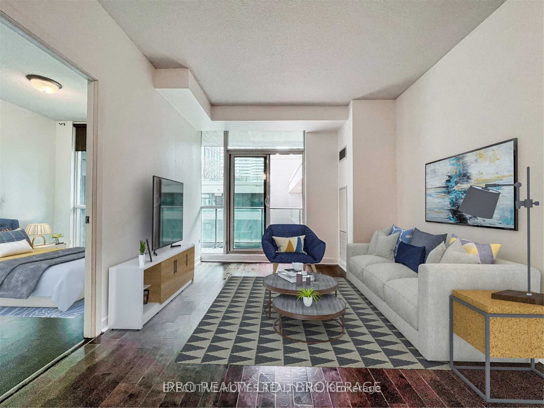 Unit 405 - 18 Harbour Street, Toronto 4