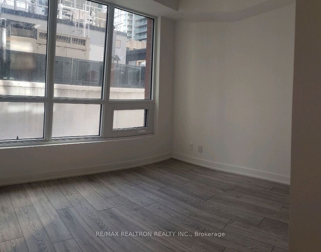 Unit 815 - 108 PETER Street, Toronto 3