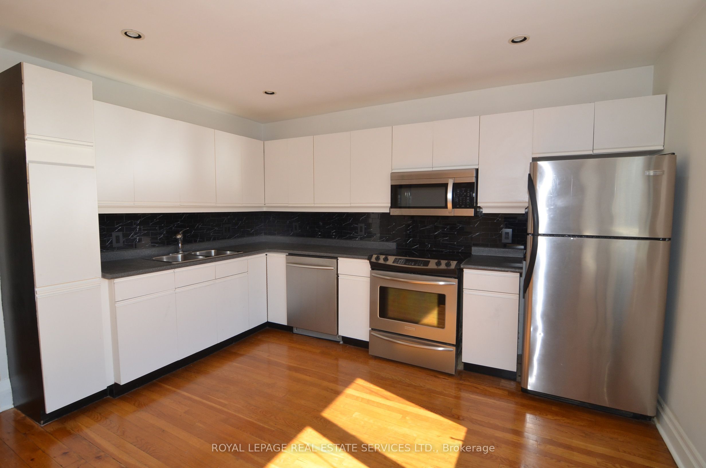 Unit 3 - 33 Woodlawn Avenue E, Toronto 5