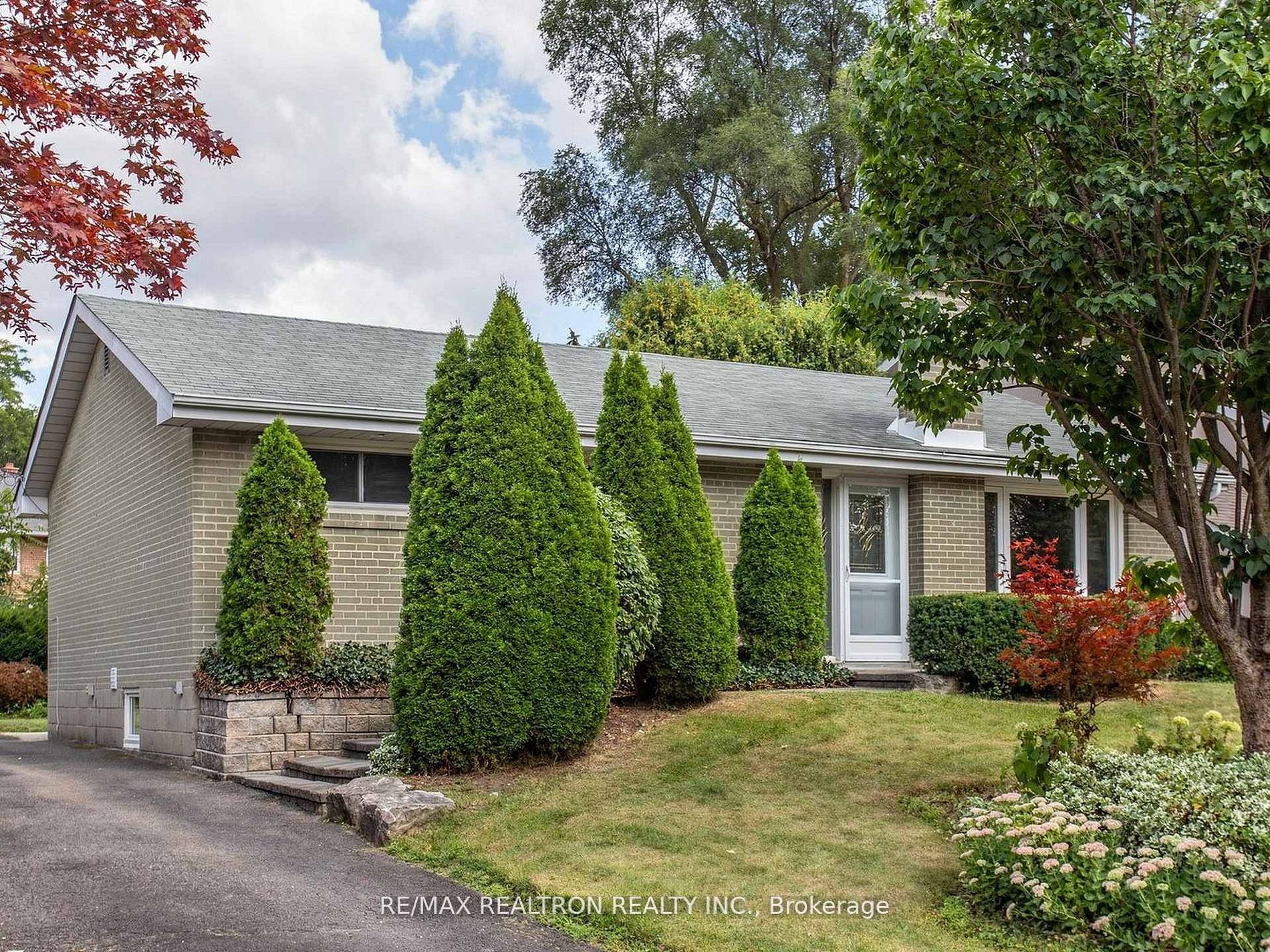 56 Ternhill Crescent, North York 4