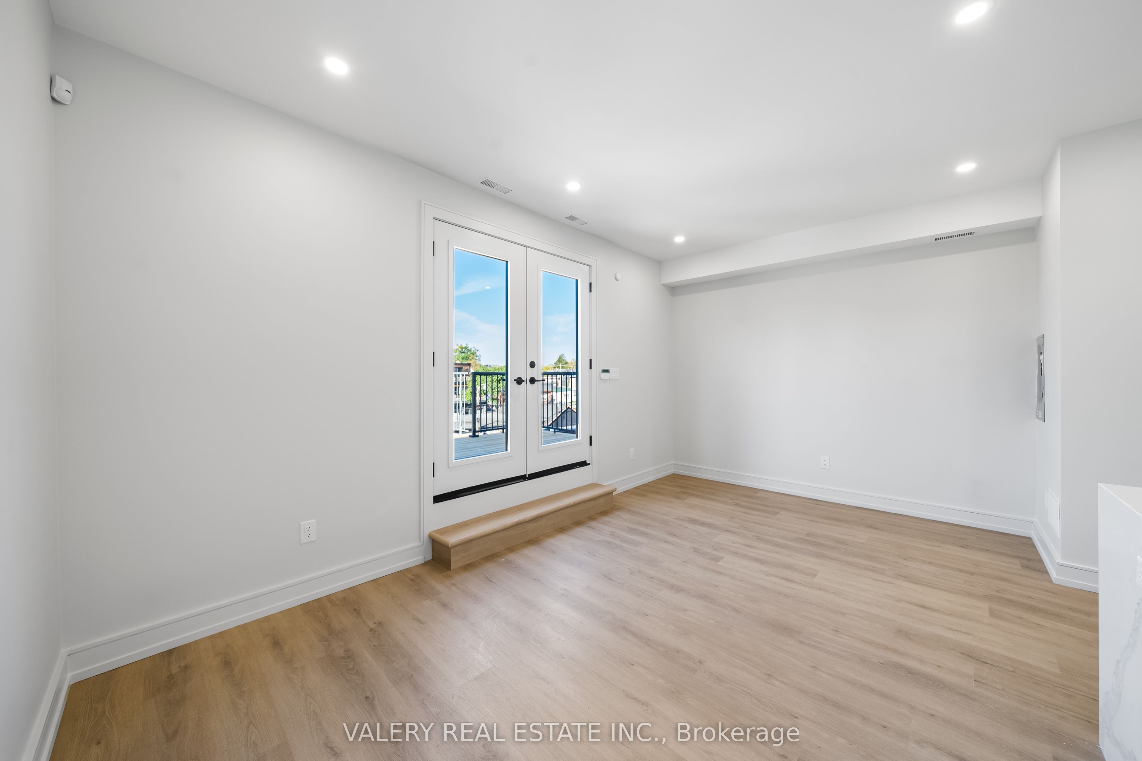 Unit 4-3rd Floor - 158 Dovercourt Road, Toronto 5