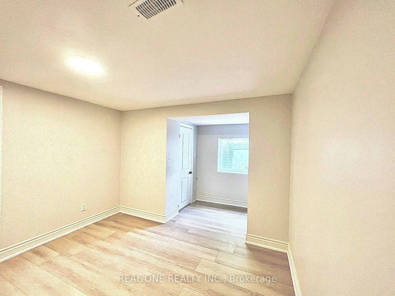 65 Dewlane Drive W, North York 5