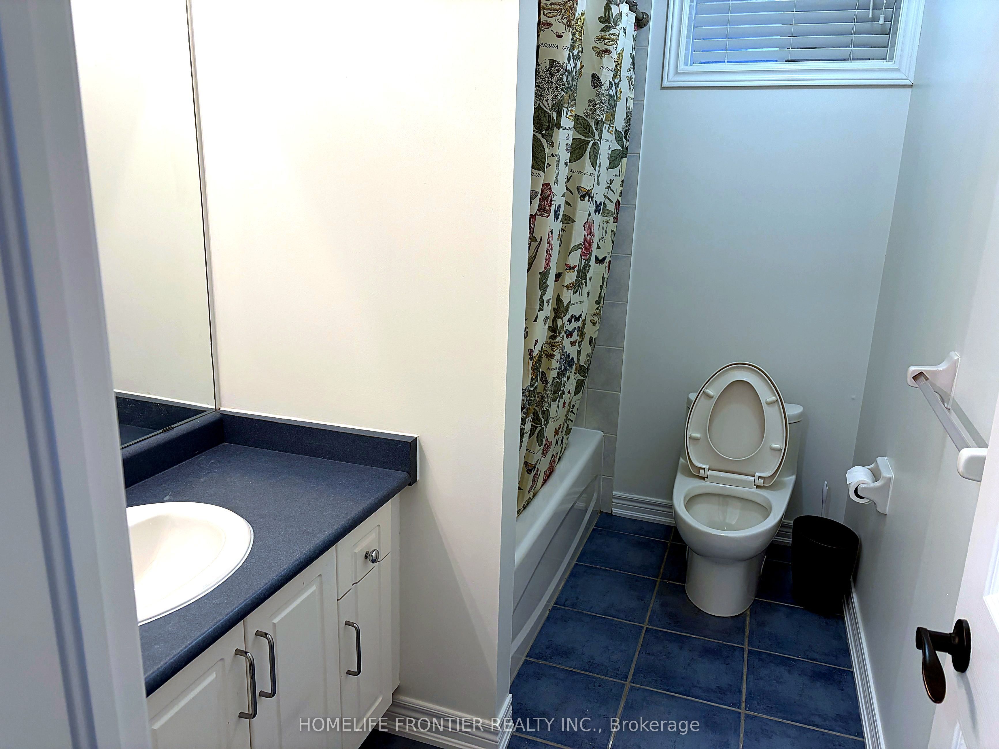 Unit Lower - 33 Green Meadows Circle, North York 5