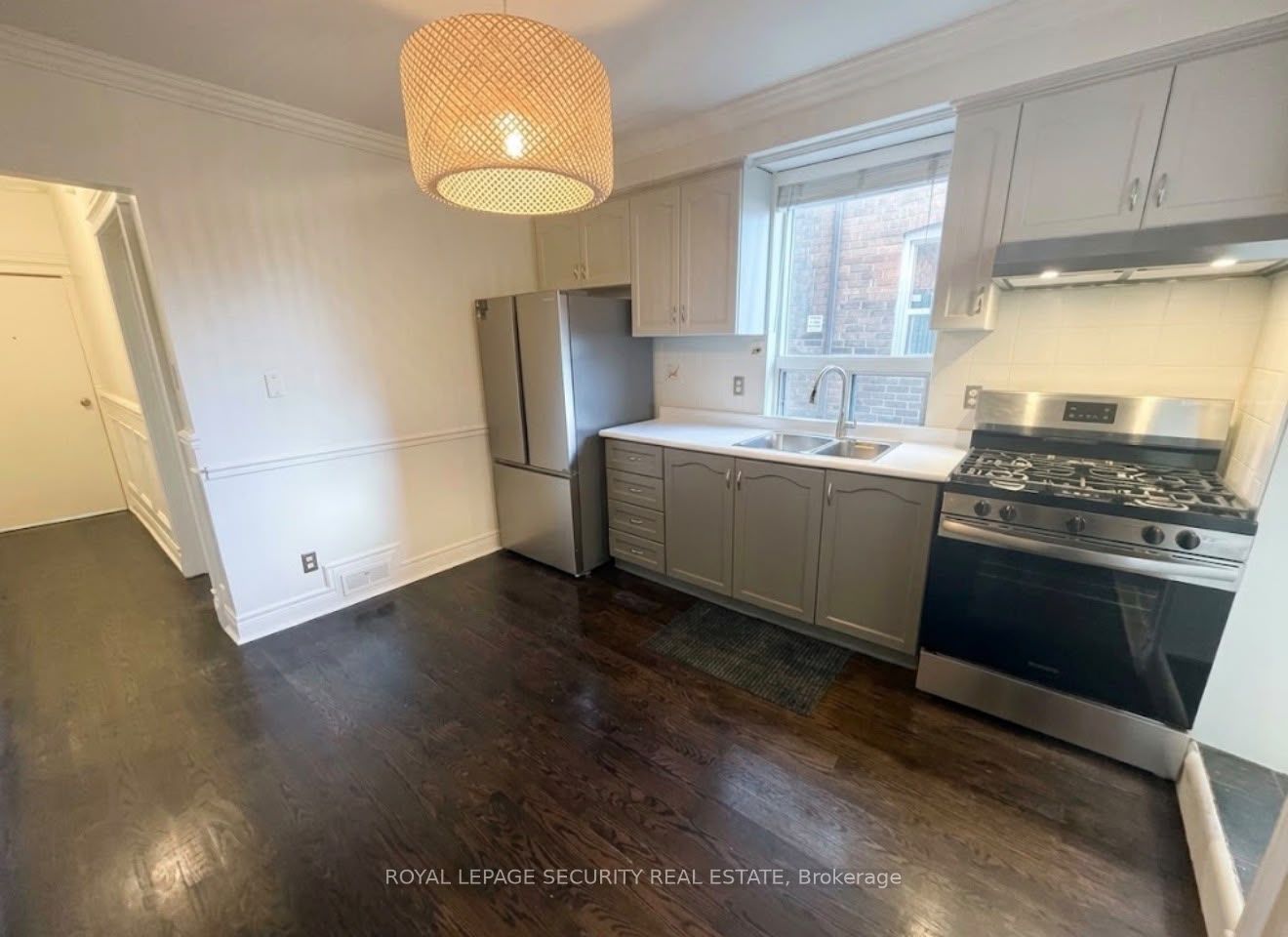 Unit Main Floor - 380 Crawford Street, Toronto 4