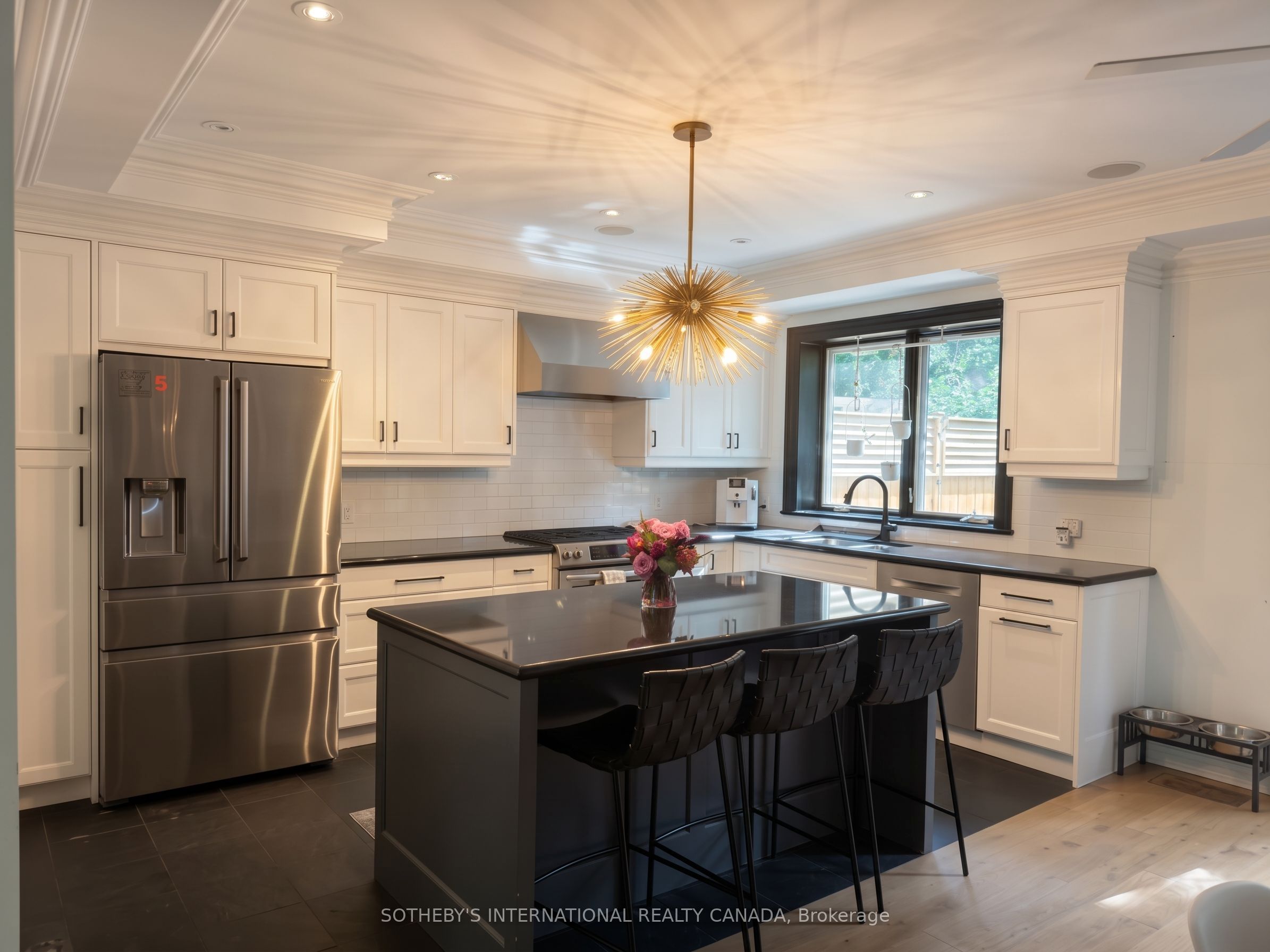 21 Hillcrest Park, Toronto 4