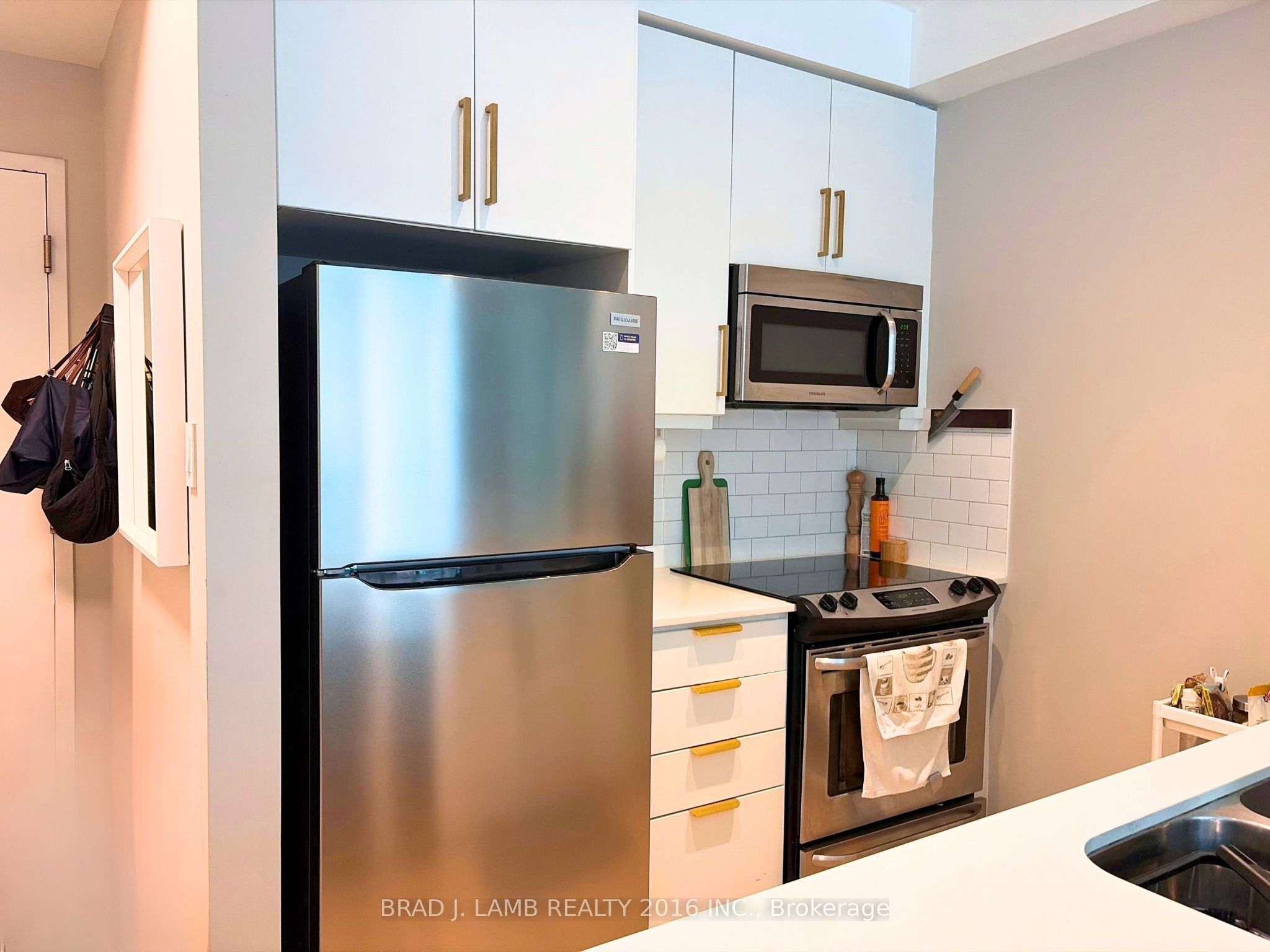 Unit 603 - 1171 Queen Street W, Toronto 4