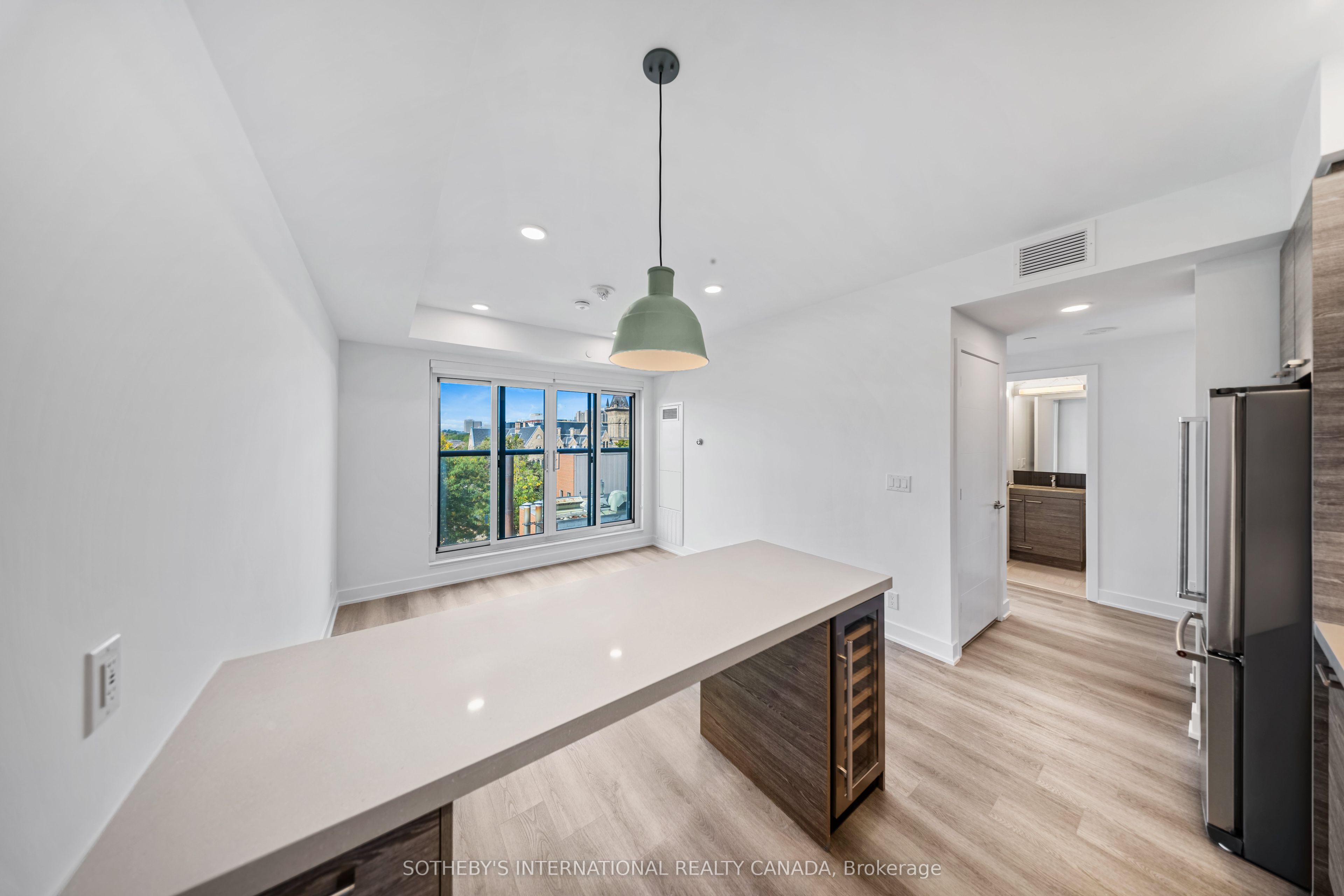 Unit 202 - 484 Spadina Avenue, Toronto 3
