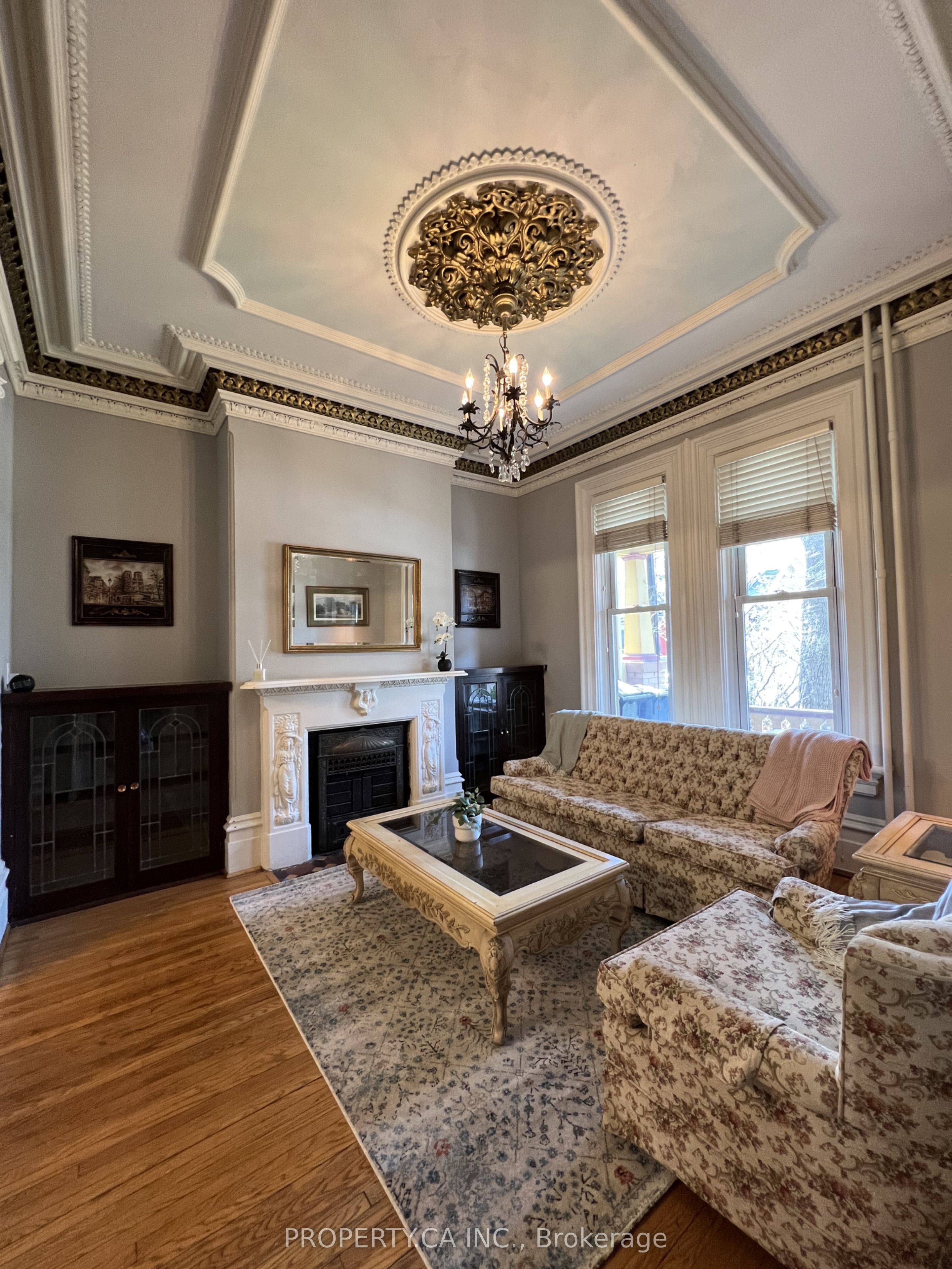 29 Lippincott Street, Toronto 2