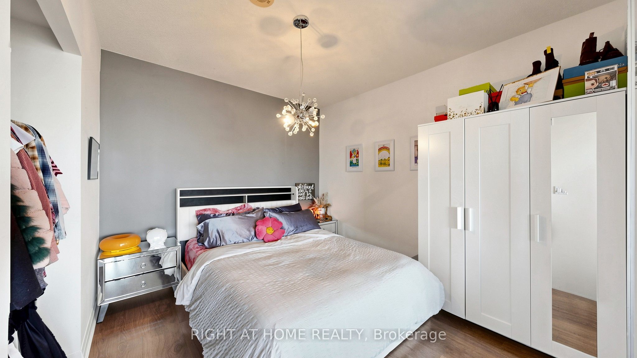 Unit 1103 - 160 Vanderhoof Avenue, Toronto 5