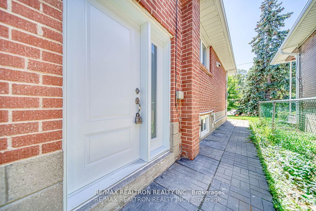Unit 2 - 36 Beaver Valley Road, North York 2