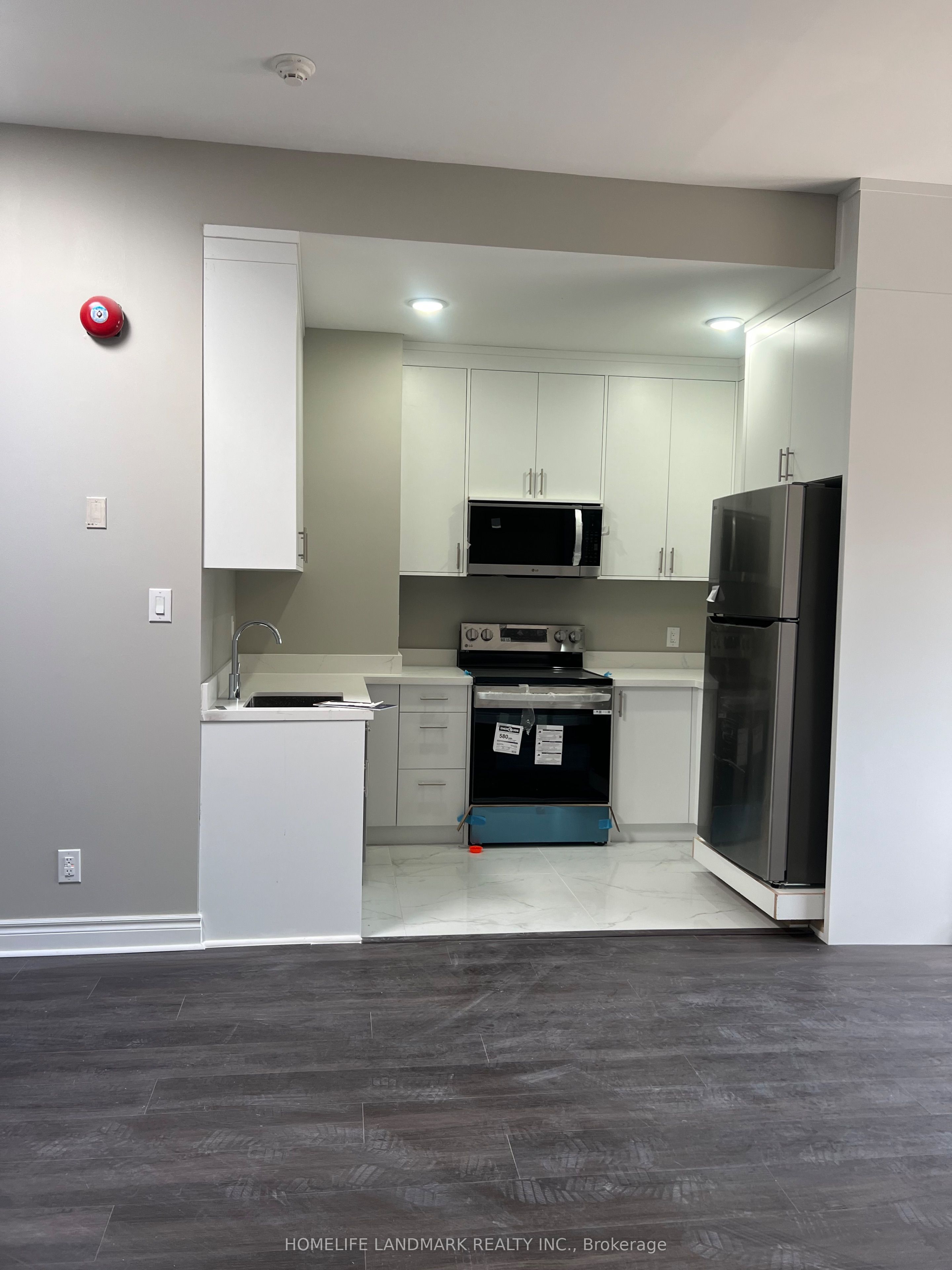 Unit 301 - 89 FINCH Avenue W, North York 4