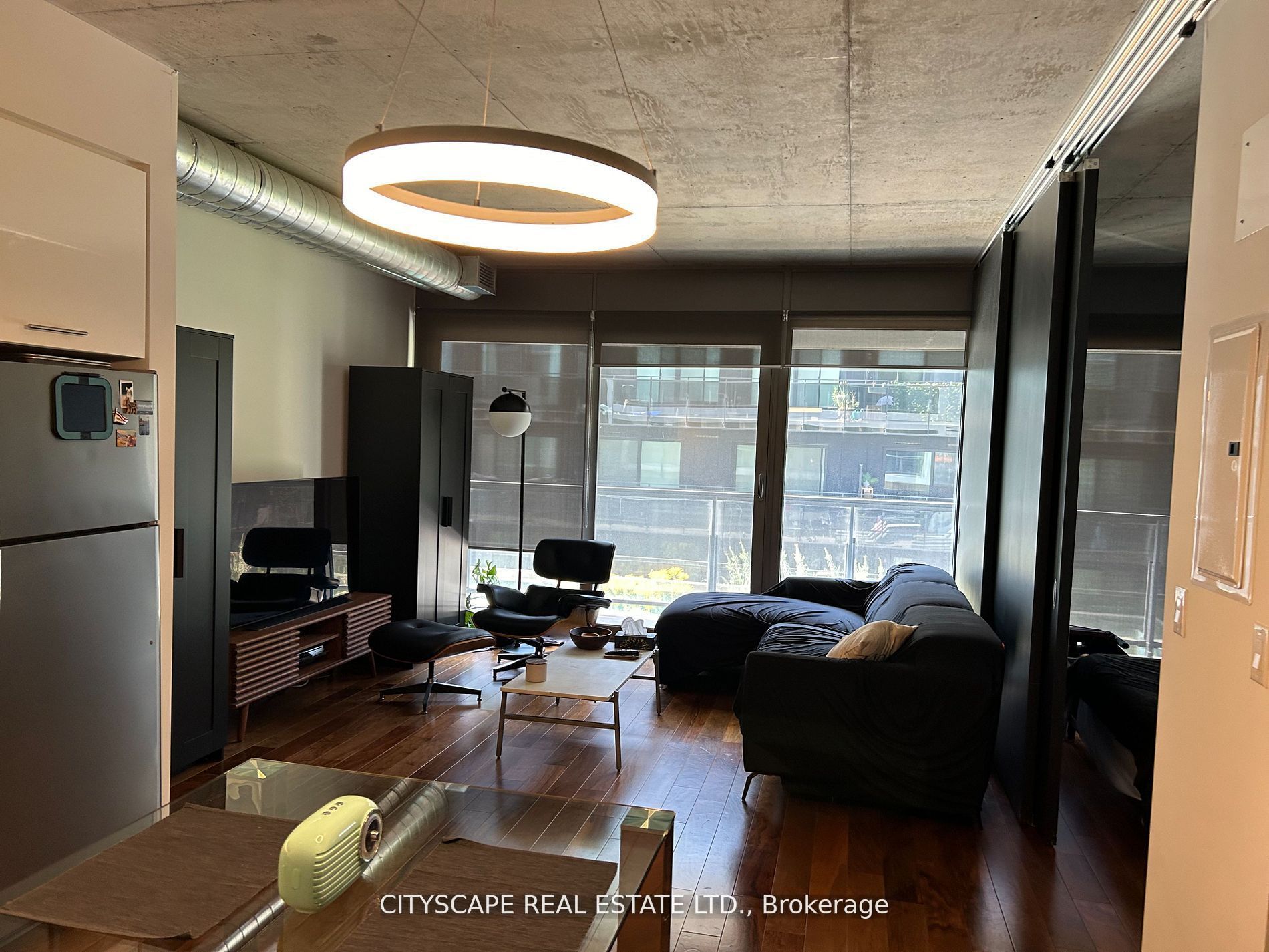 Unit 413 - 32 Trolley Crescent, Toronto 3
