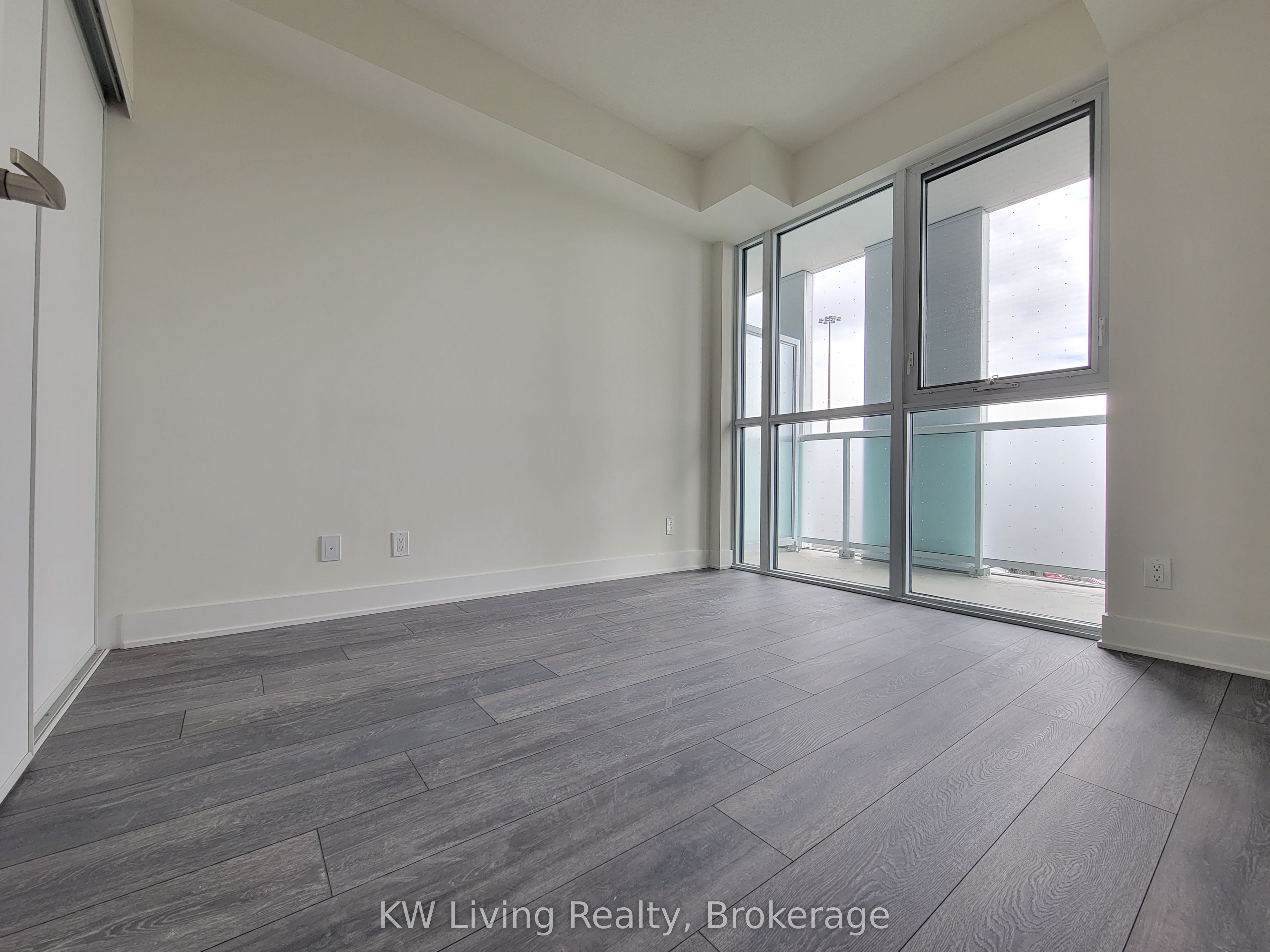 Unit 317 - 188 Fairview Mall Drive, North York 5