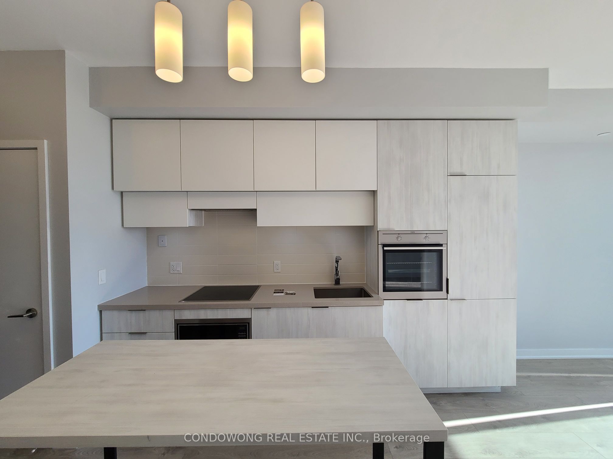 Unit 3704 - 8 Eglinton Avenue E, Toronto 3