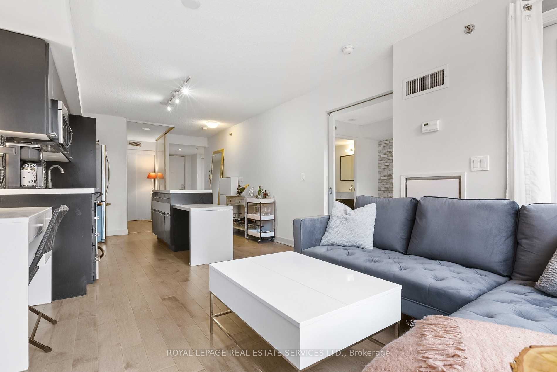 Unit 430 - 21 Nelson Street, Toronto 2