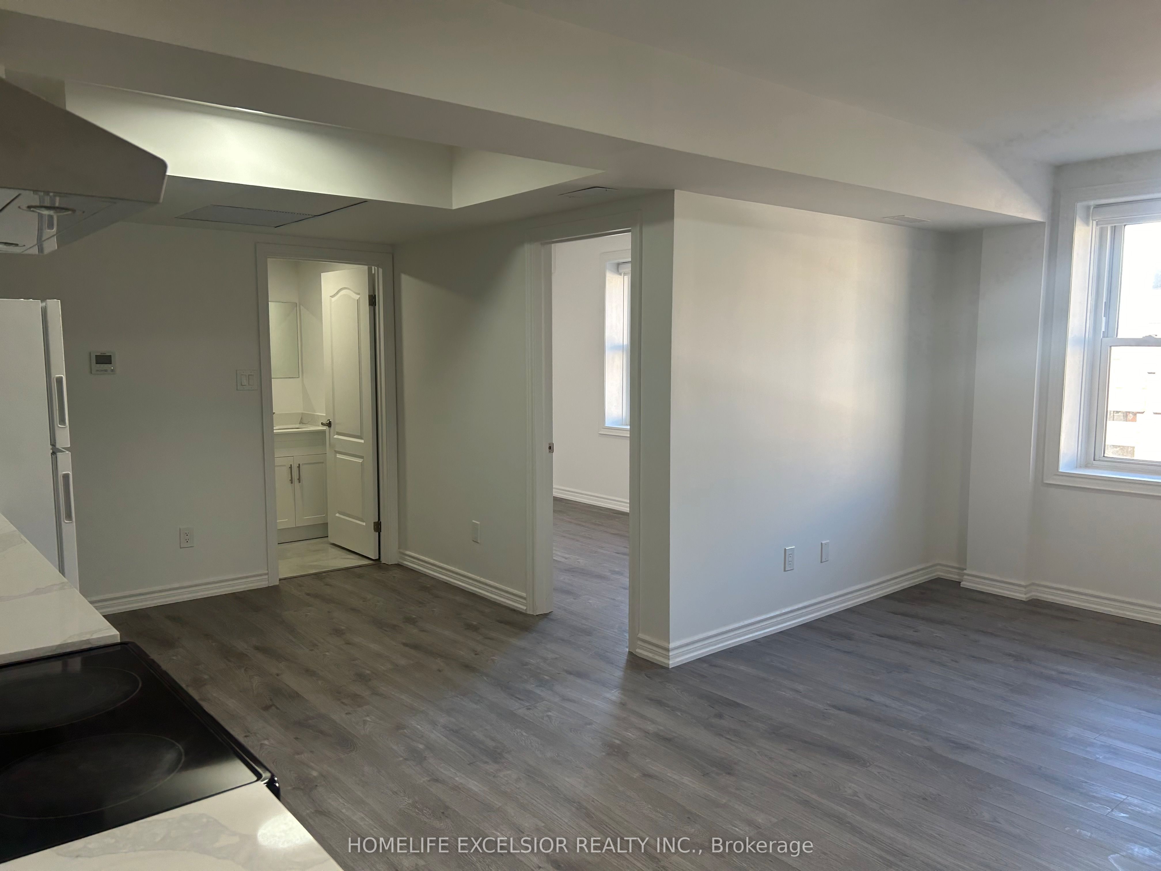 Unit Unit 6 - 3 Simcoe Street S, Oshawa 2