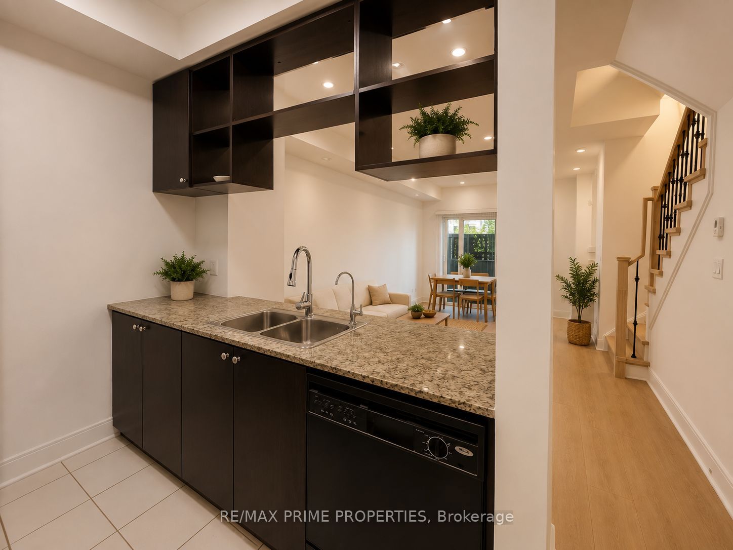 Unit 69 - 315 Village Green Square, Scarborough 4