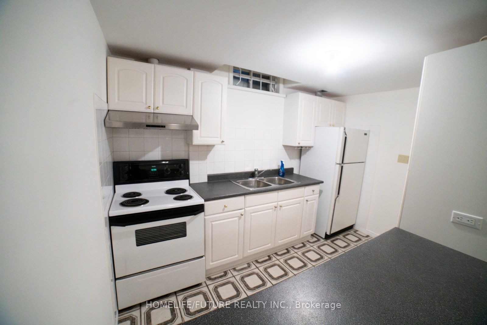 Unit Bsmt - 20 Gaslight Crescent, Scarborough 3