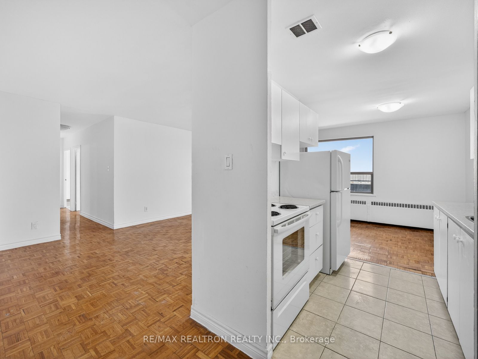 Unit 108 - 275 Wentworth Street W, Oshawa 3