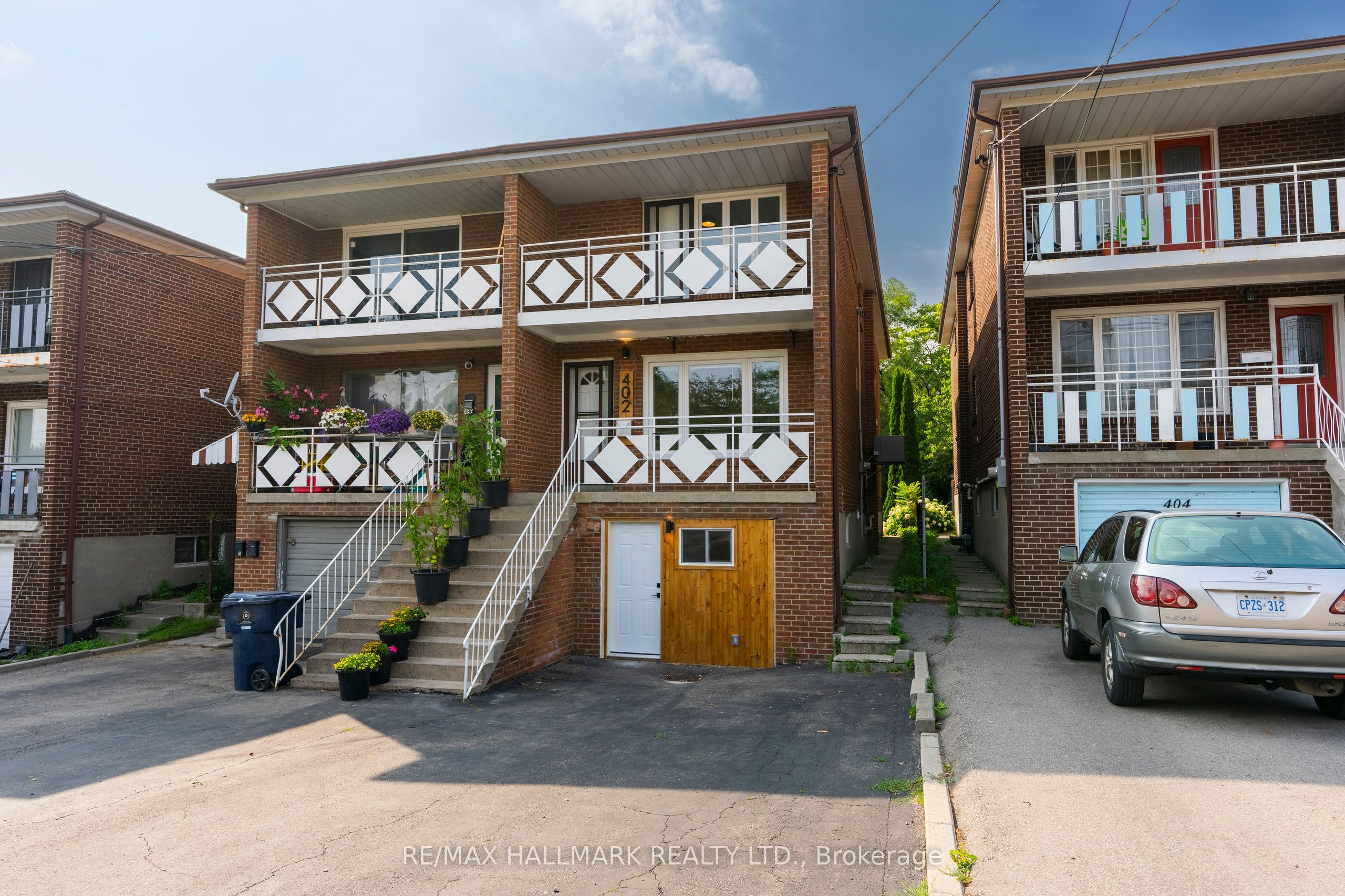 Unit UPPER / 2ND - 402 Kingston Road, Toronto 3