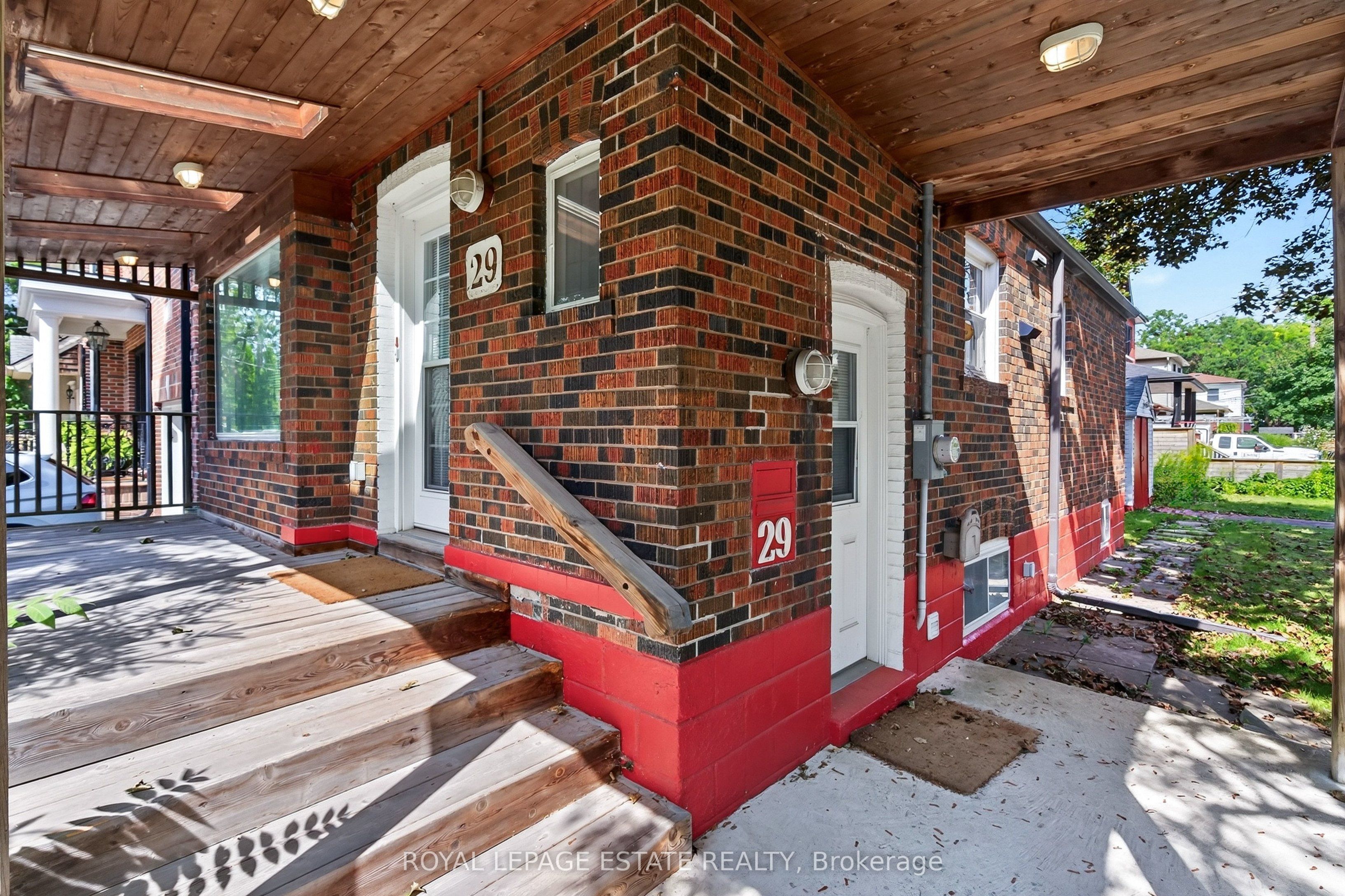 29 Red Deer Avenue, Scarborough 2