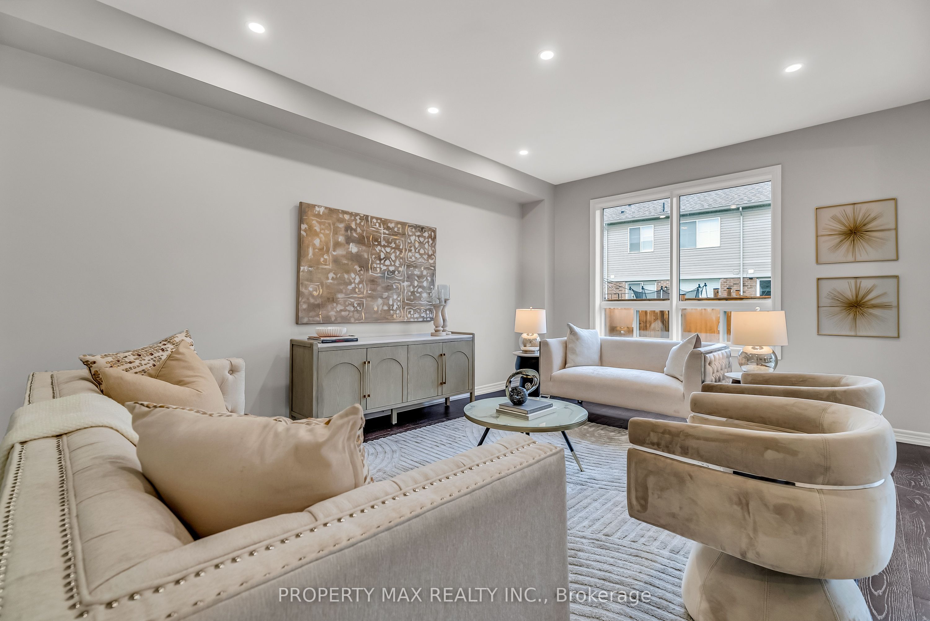 40 Britannia Avenue E, Oshawa 5