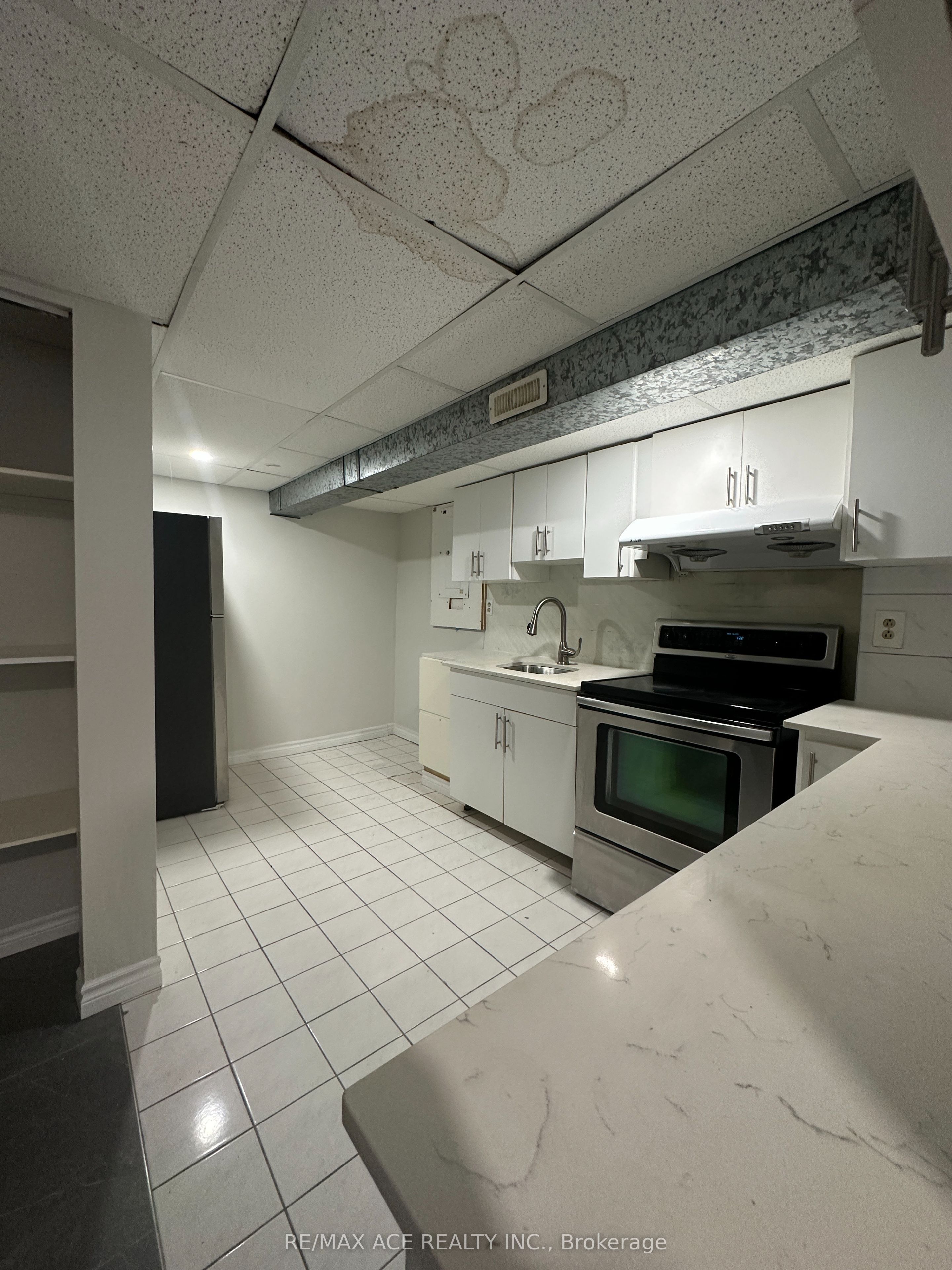 Unit Bsmt - 23 Gemshaw Crescent, Scarborough 4