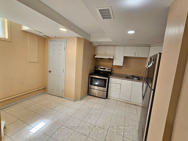 Unit Bsmt - 14 Griselda Crescent, Scarborough 4