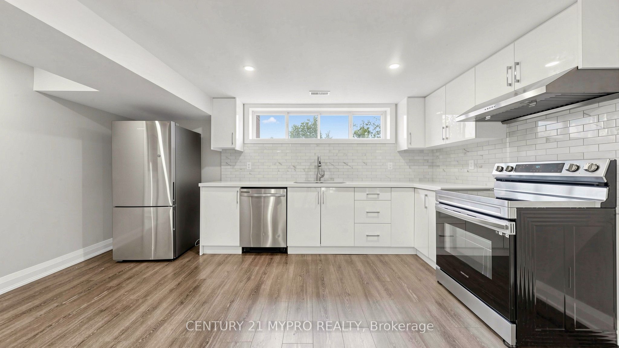 Unit Bsmnt - 45 Tordale Crescent, Scarborough 4