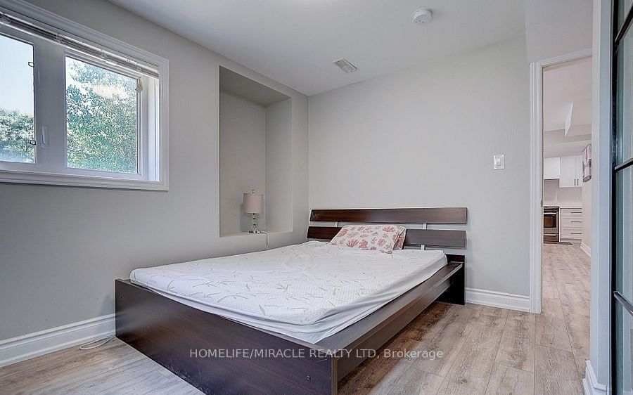 28 Hunwicks Crescent, Ajax 4