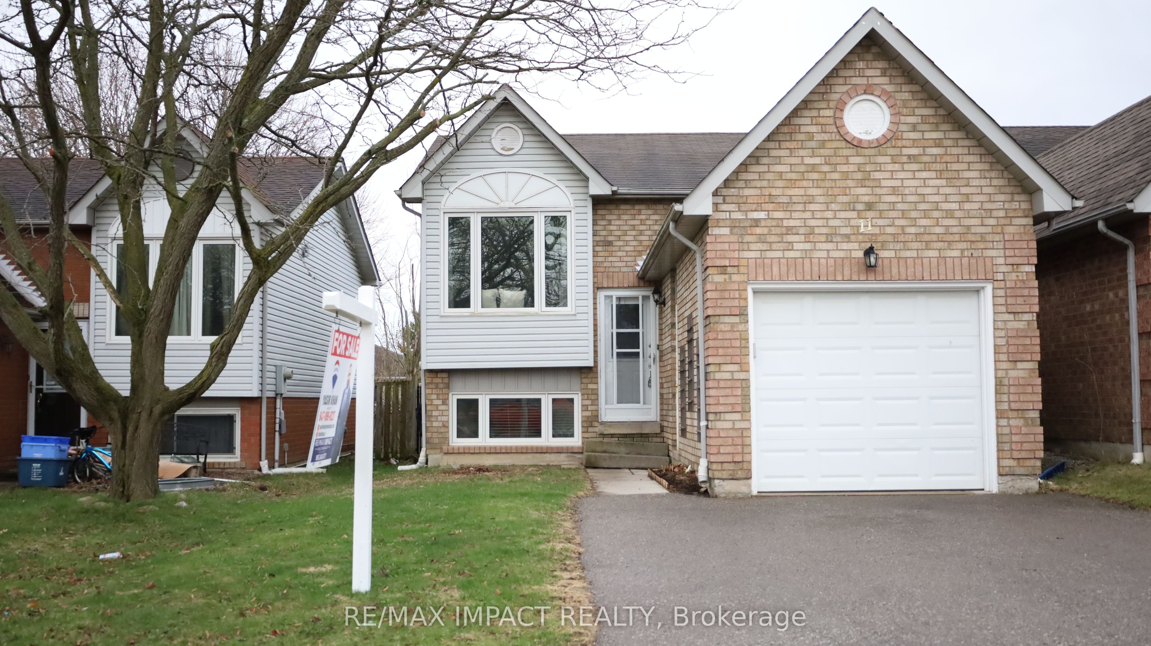 11 Fenwick Avenue, Clarington 1