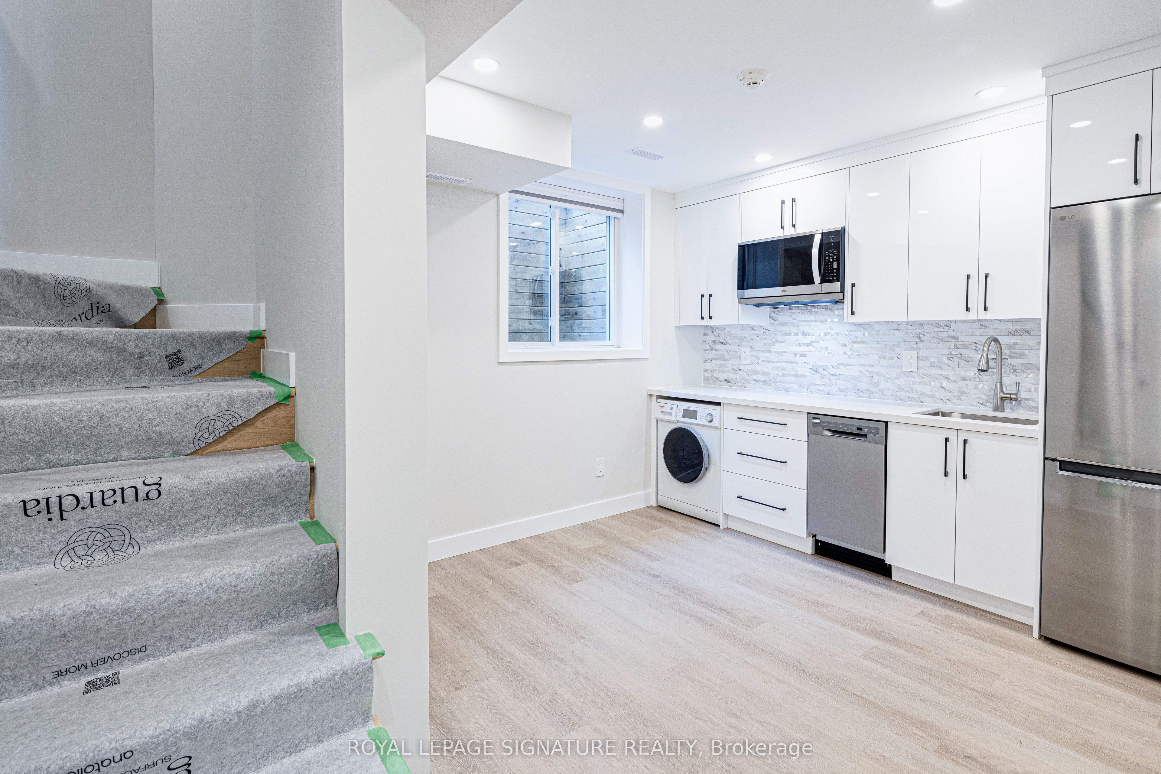 Unit Lower - 20 Kewbeach Avenue, Toronto 2