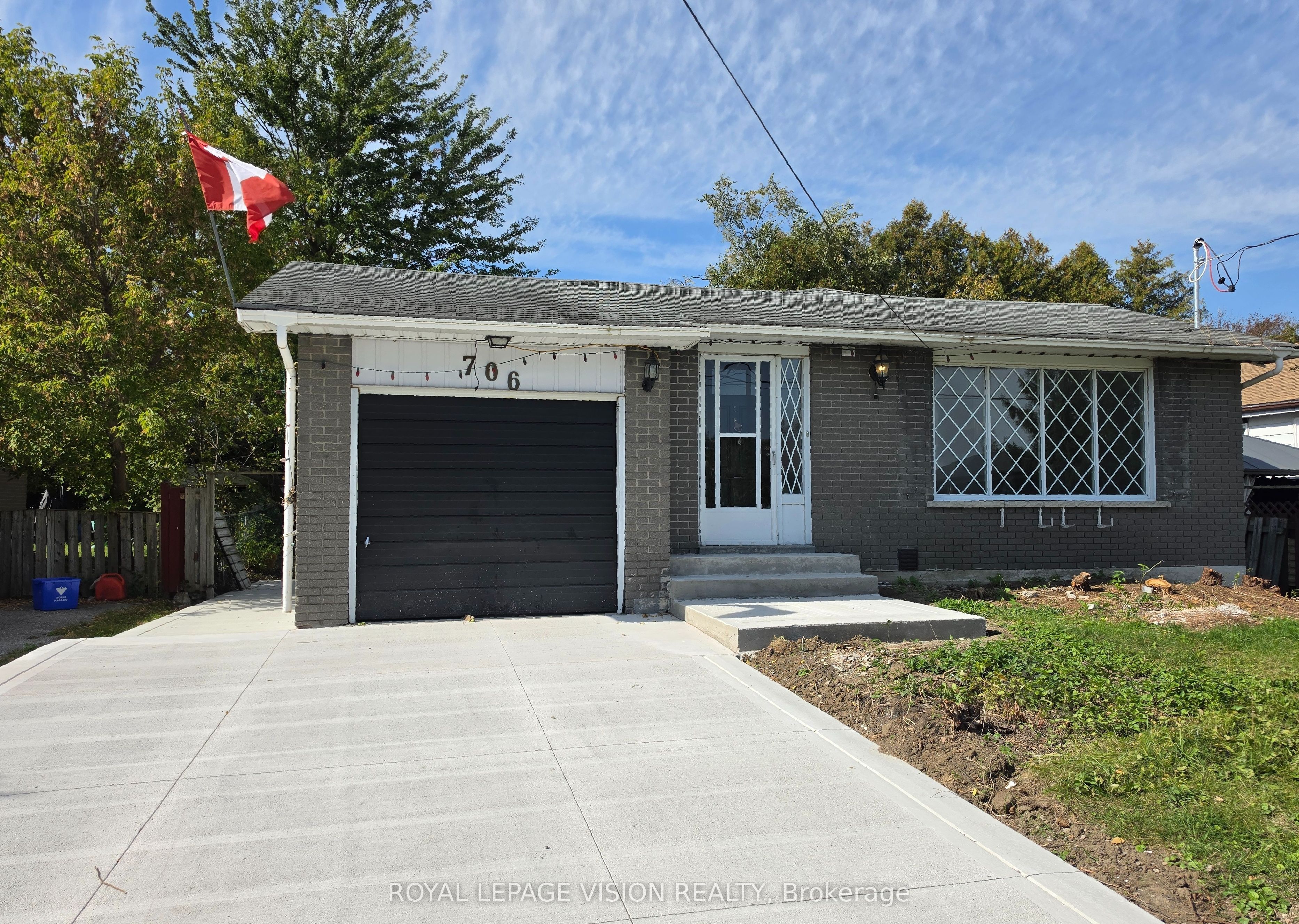 Unit Upper - 706 Leaside Street, Pickering 3