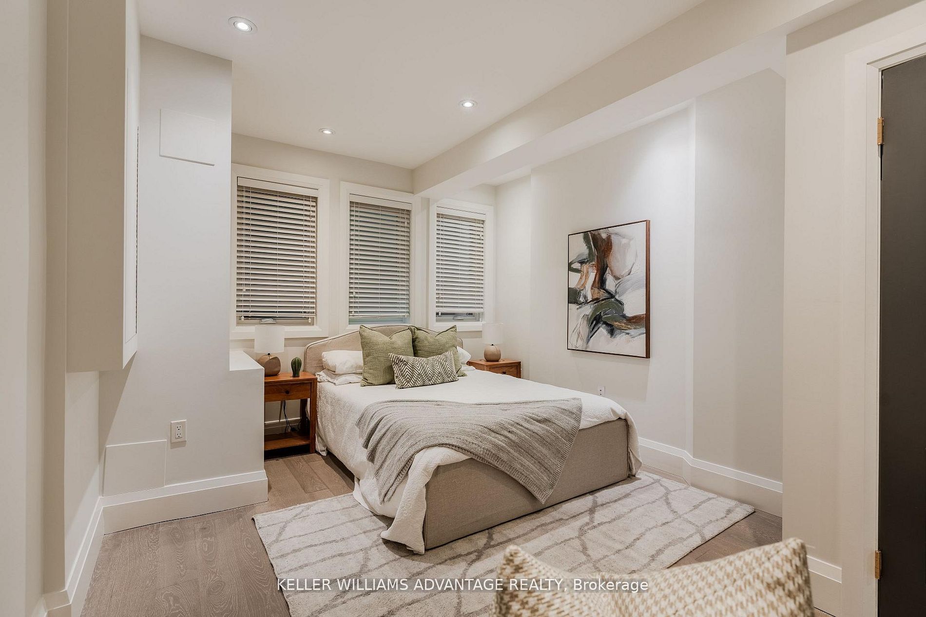 Unit Lower - 35 Duart Park Road, Toronto 5