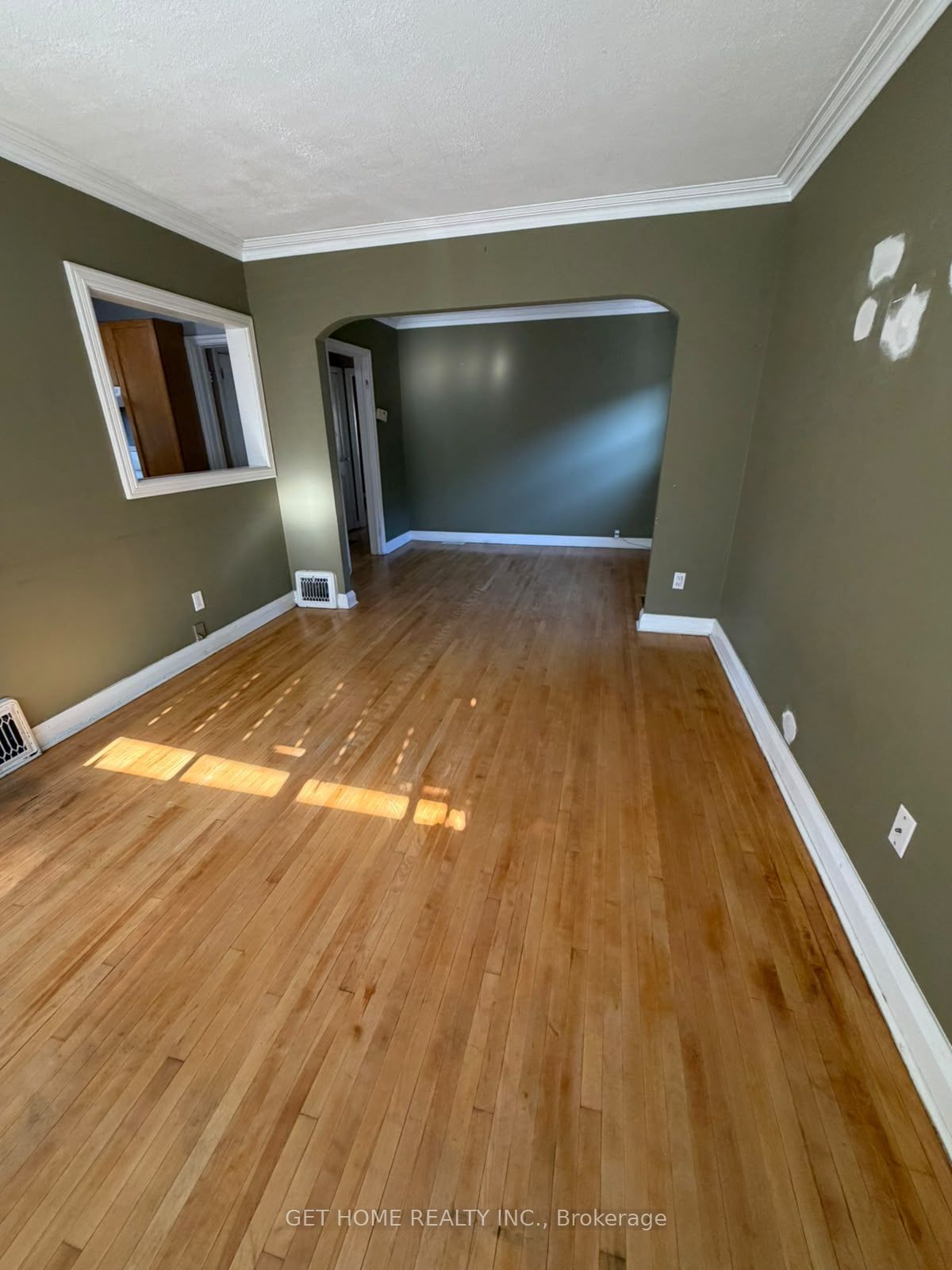Unit Upper - 105 St Hubert Avenue, Toronto 4