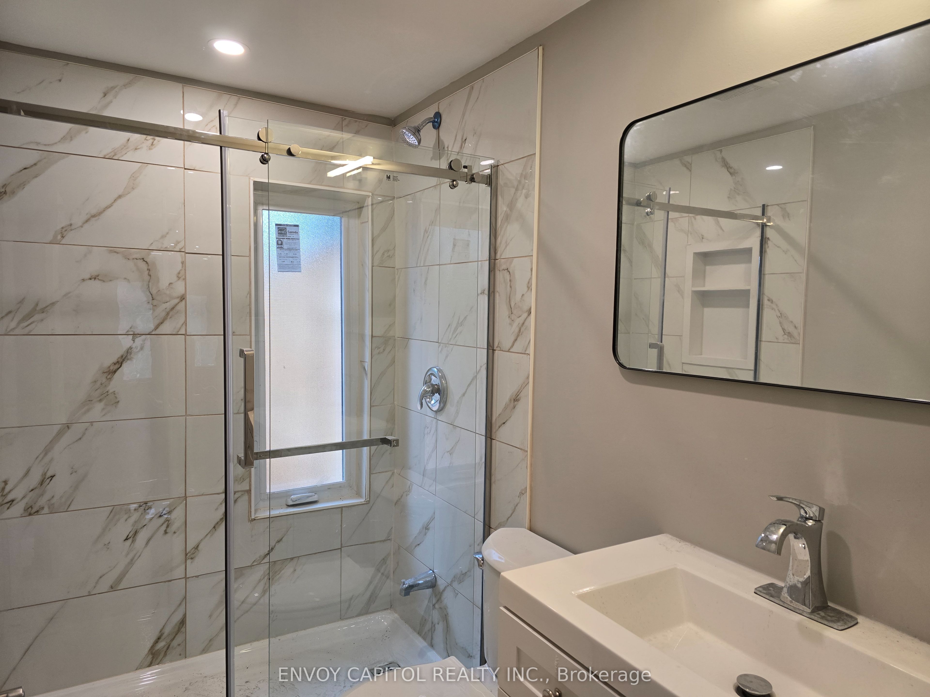 Unit 1352 Upper - 1354 Queen Street E, Toronto 4