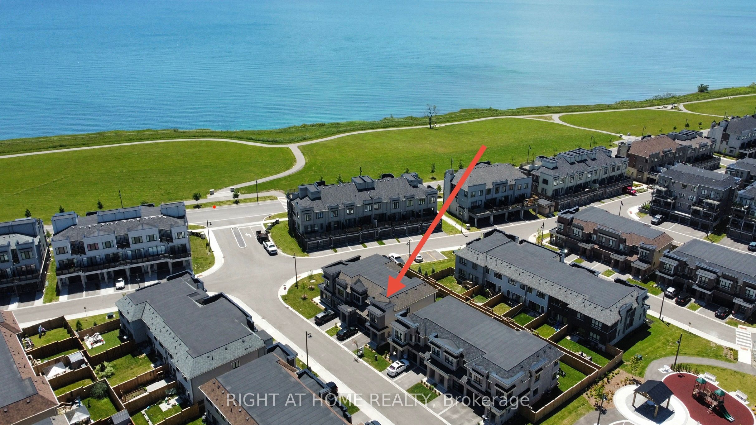 30 Caspian Square, Clarington 2